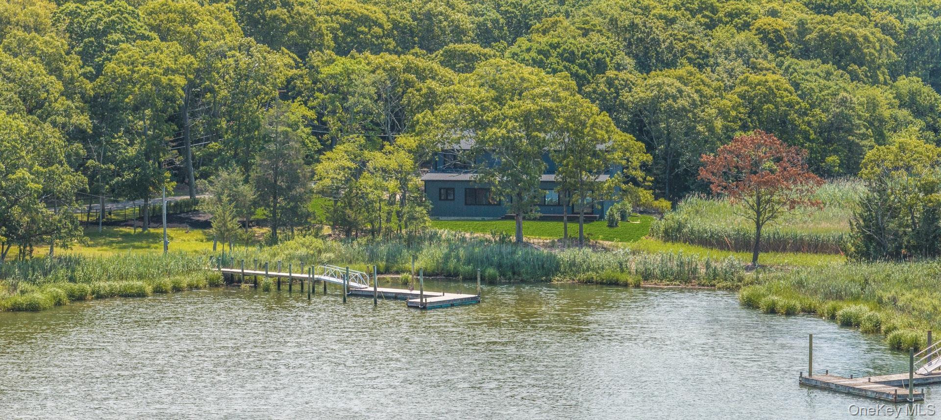 Single Family Peconic Bay Boulevard  Suffolk County, NY 11901, MLS-1025045-46