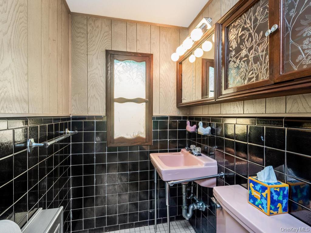 Single Family Tyndall Avenue  Bronx, NY 10471, MLS-1025050-19