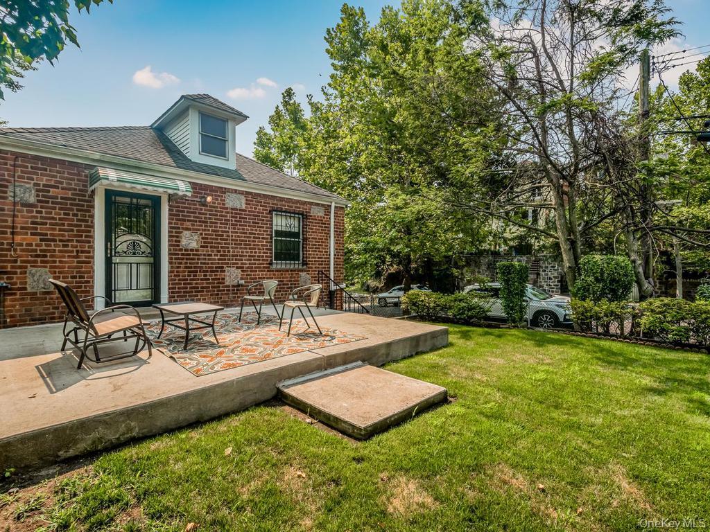 Single Family Tyndall Avenue Bronx, NY 10471, MLS-1025050-6