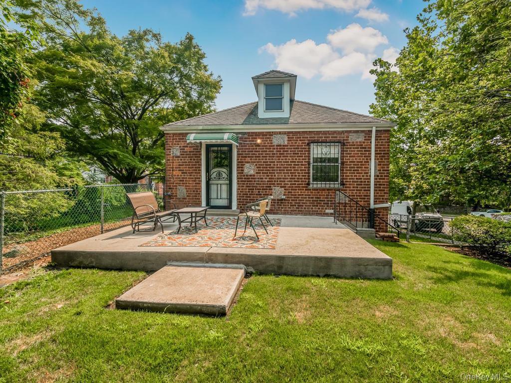 Single Family Tyndall Avenue Bronx, NY 10471, MLS-1025050-7