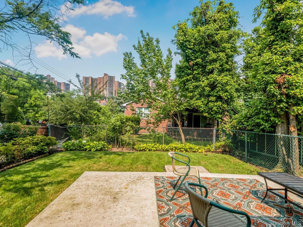Single Family Tyndall Avenue Bronx, NY 10471, MLS-1025050-8