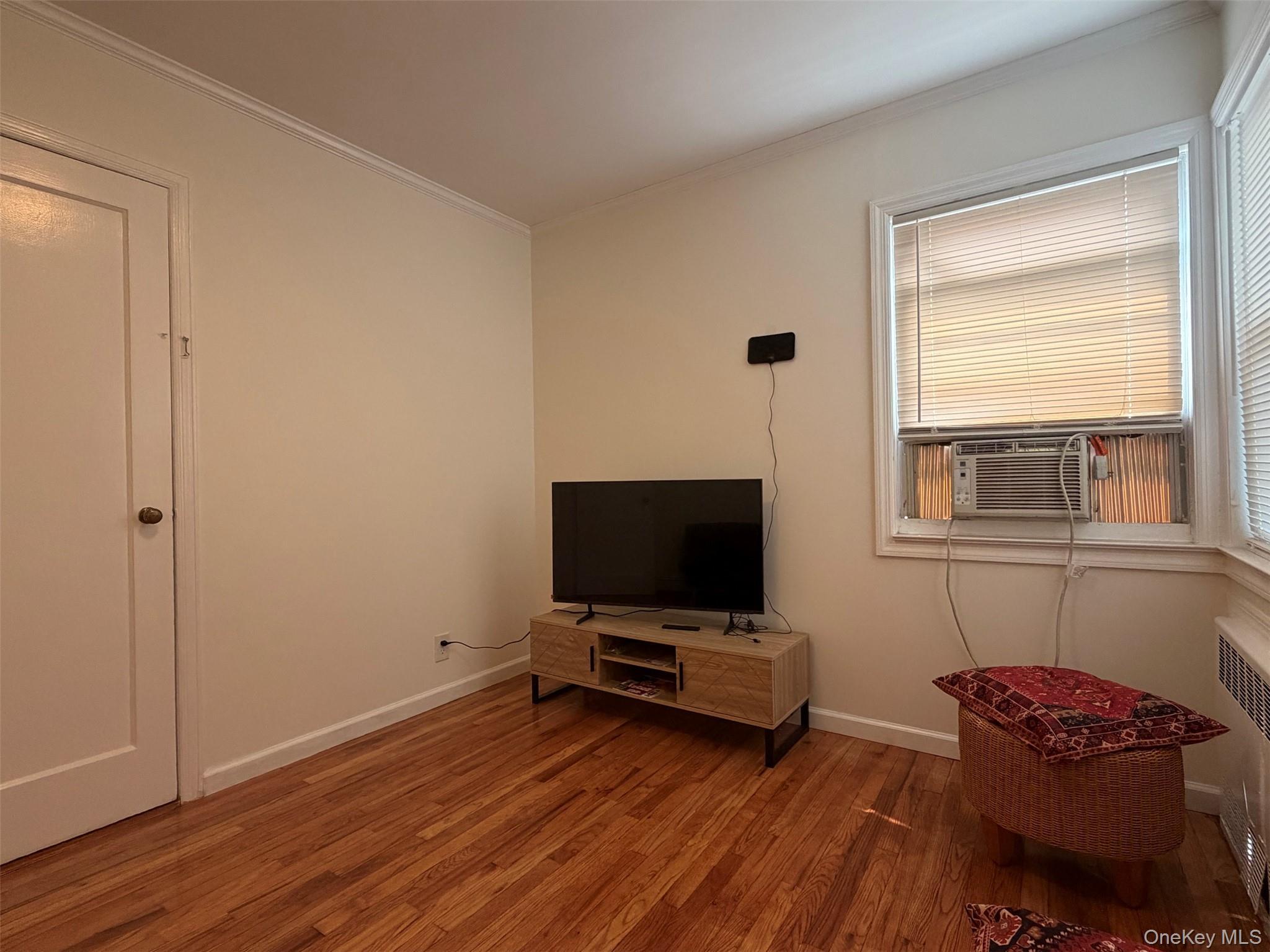 Single Family 80th Avenue Queens, NY 11004, MLS-1025100-24