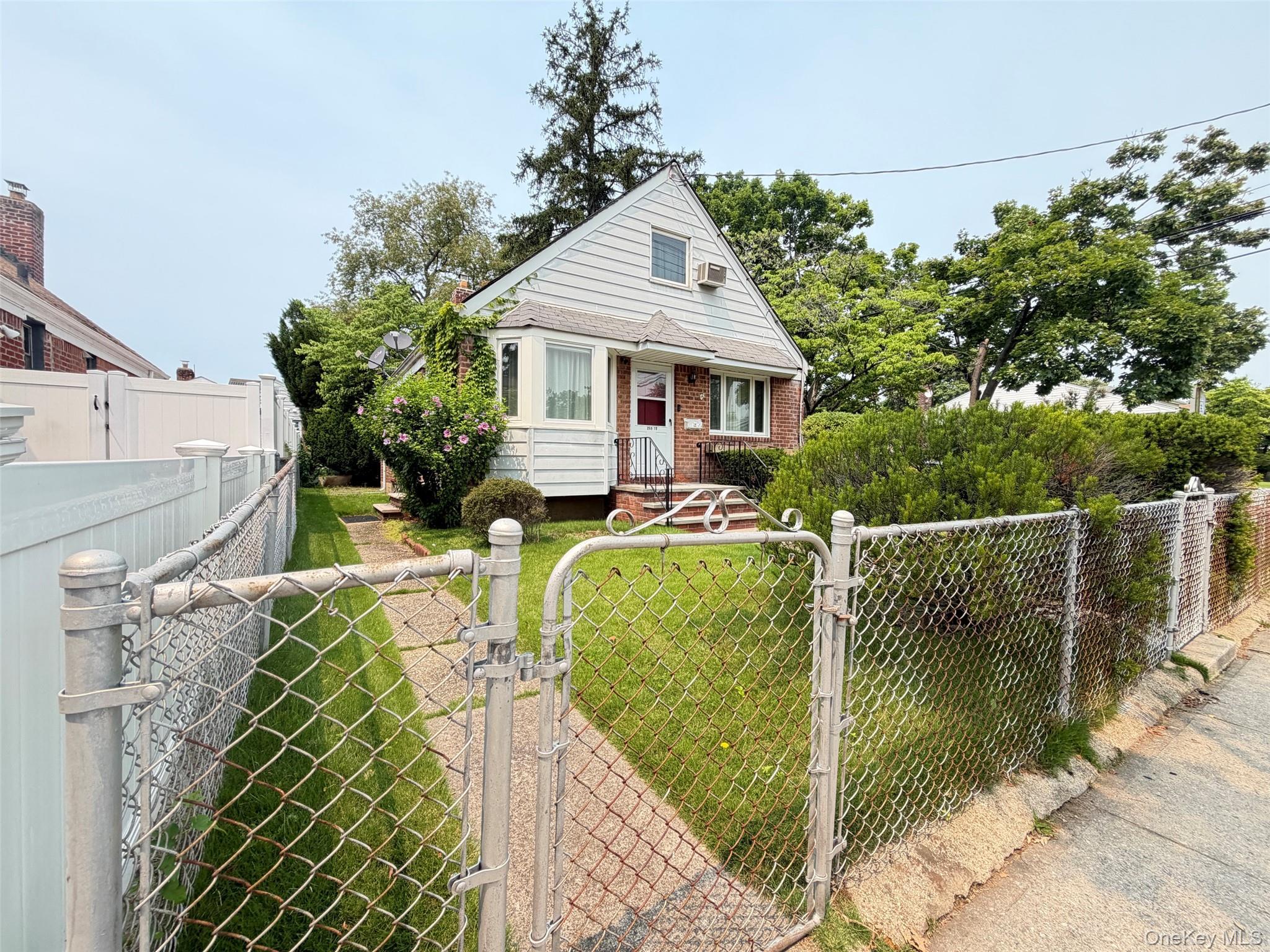Single Family 80th Avenue Queens, NY 11004, MLS-1025100-38