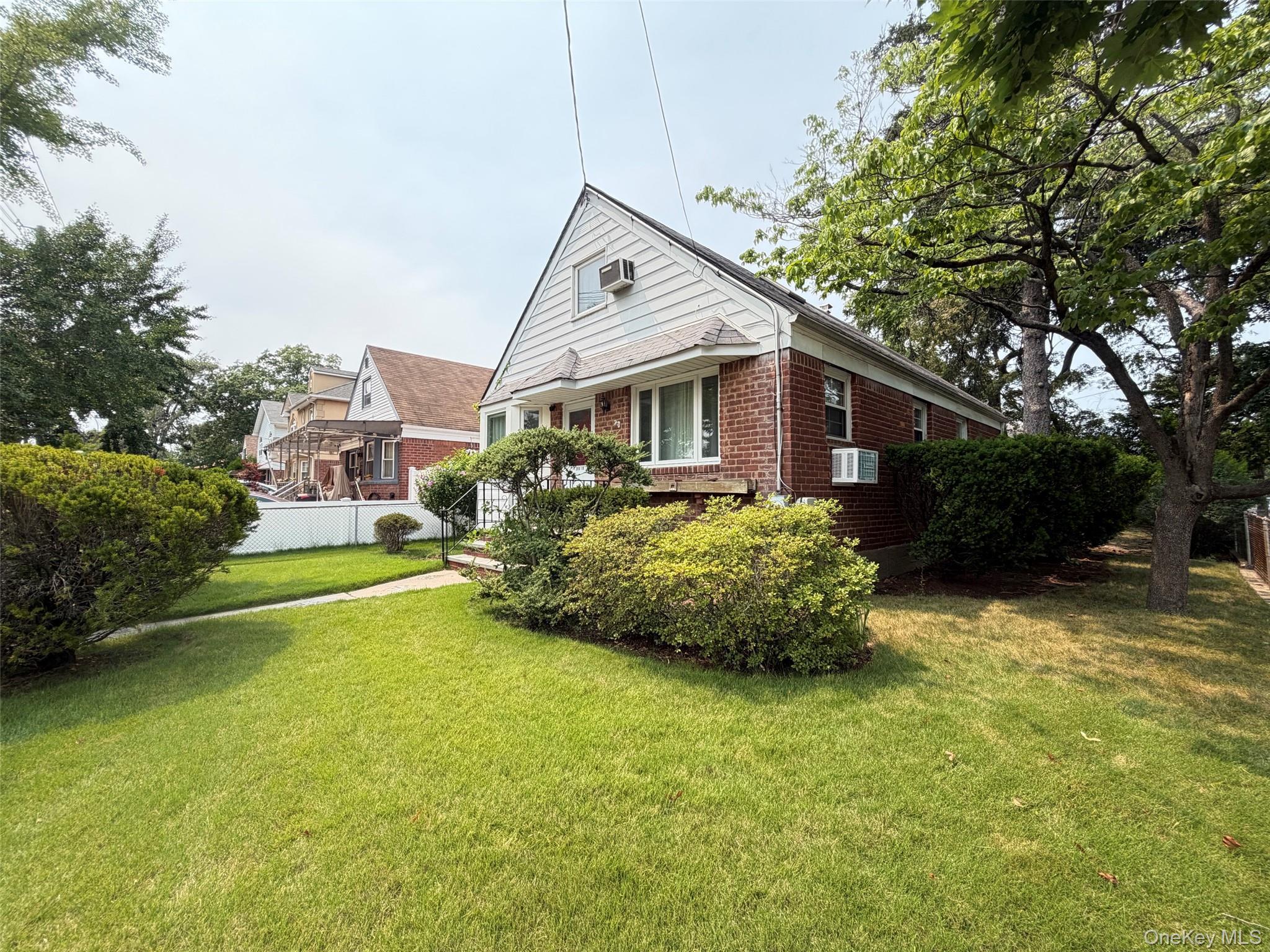Single Family 80th Avenue Queens, NY 11004, MLS-1025100-4