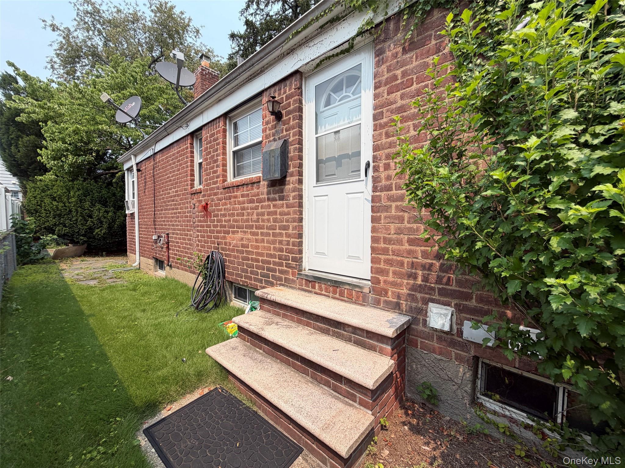 Single Family 80th Avenue Queens, NY 11004, MLS-1025100-5