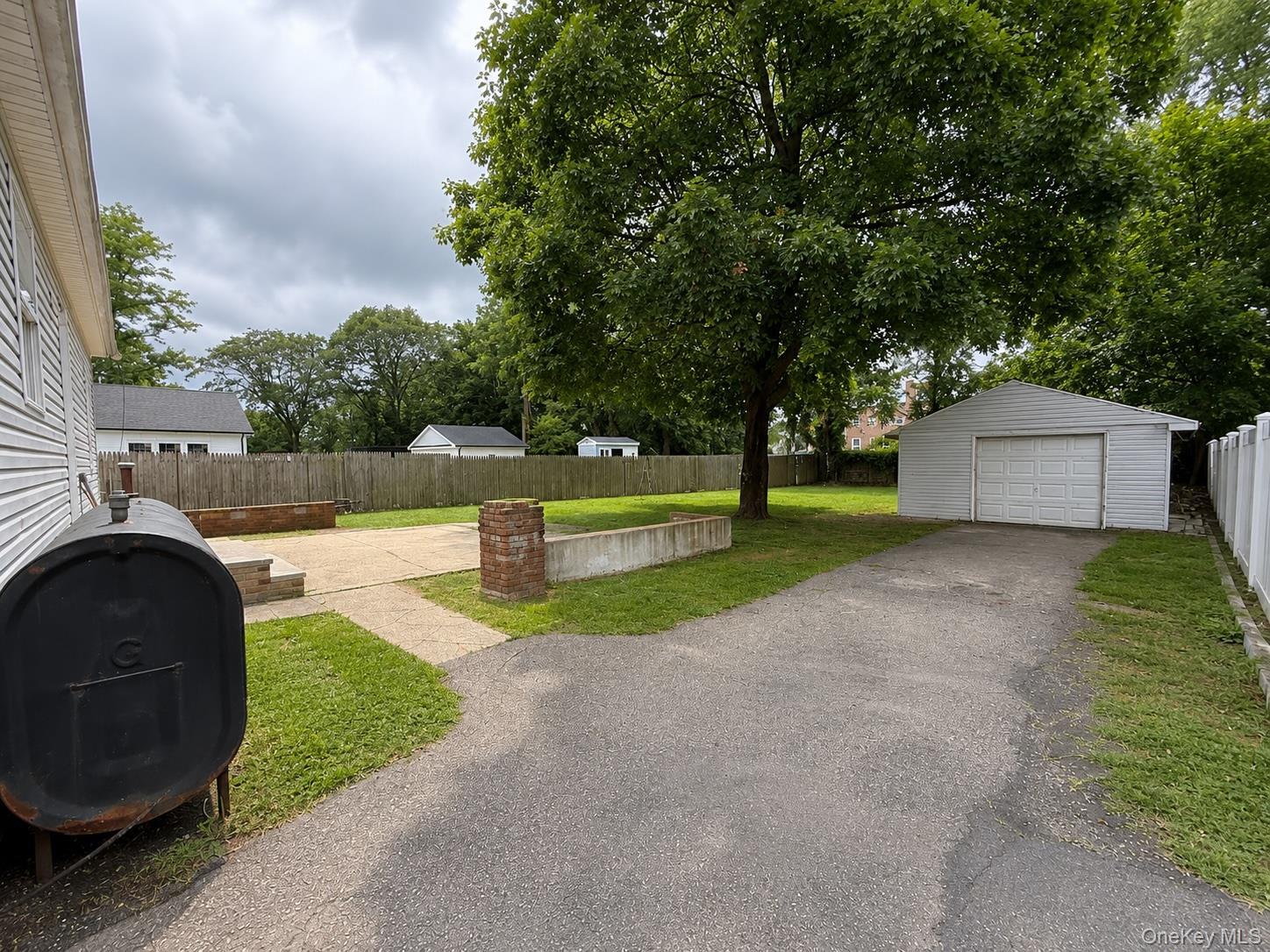 Single Family Mount Avenue  Suffolk County, NY 11798, MLS-1025103-11