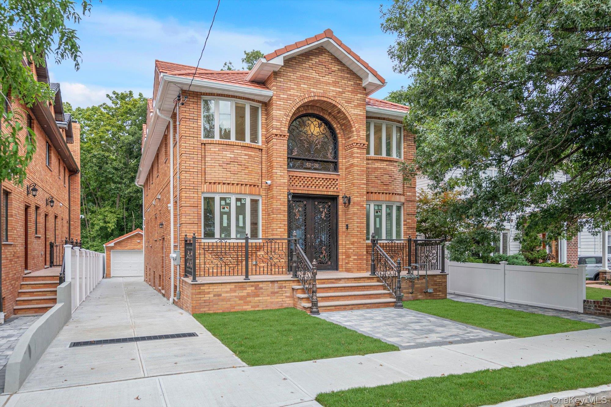 Single Family 247th Street Queens, NY 11363, MLS-1025119-2