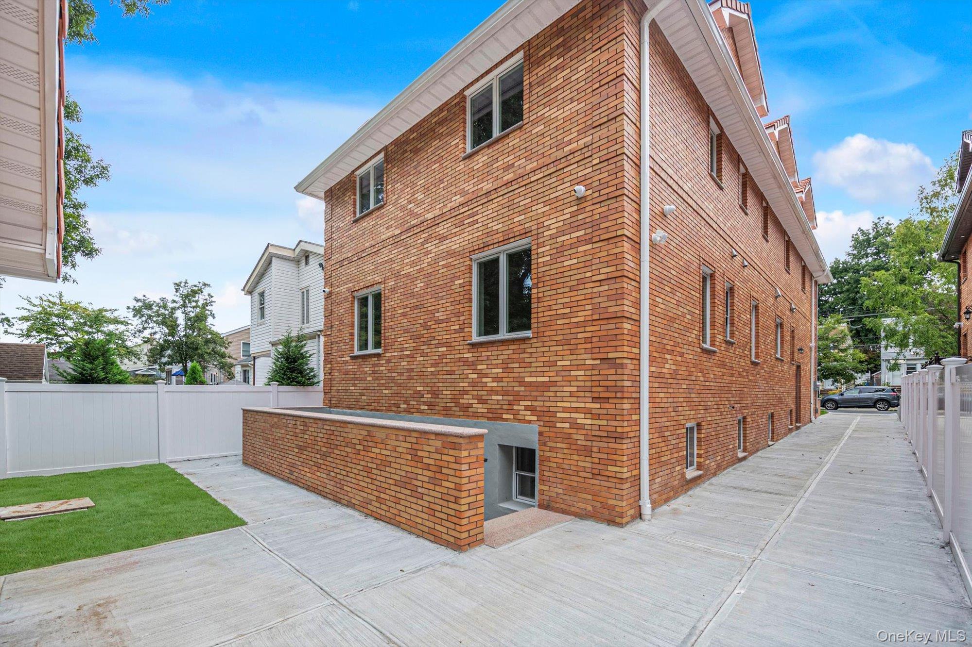 Single Family 247th Street Queens, NY 11363, MLS-1025119-37