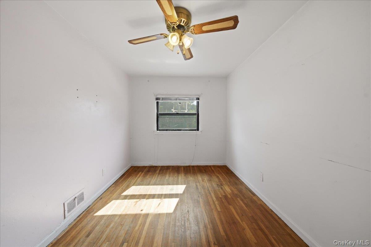 Single Family Gunther Avenue Bronx, NY 10469, MLS-1025142-15
