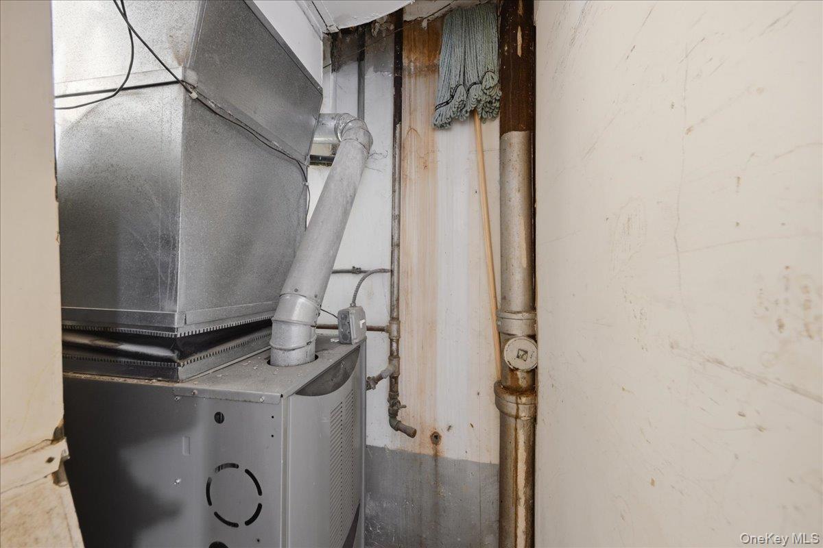 Single Family Gunther Avenue Bronx, NY 10469, MLS-1025142-23