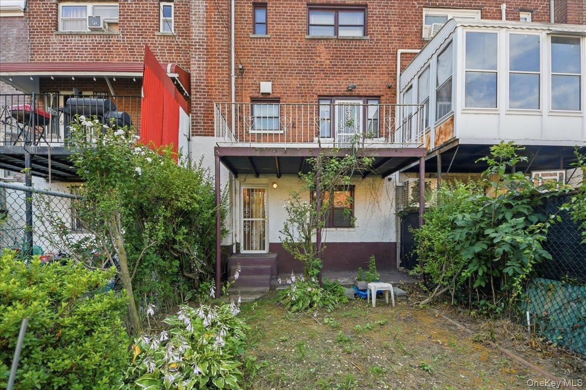 Single Family Gunther Avenue Bronx, NY 10469, MLS-1025142-26
