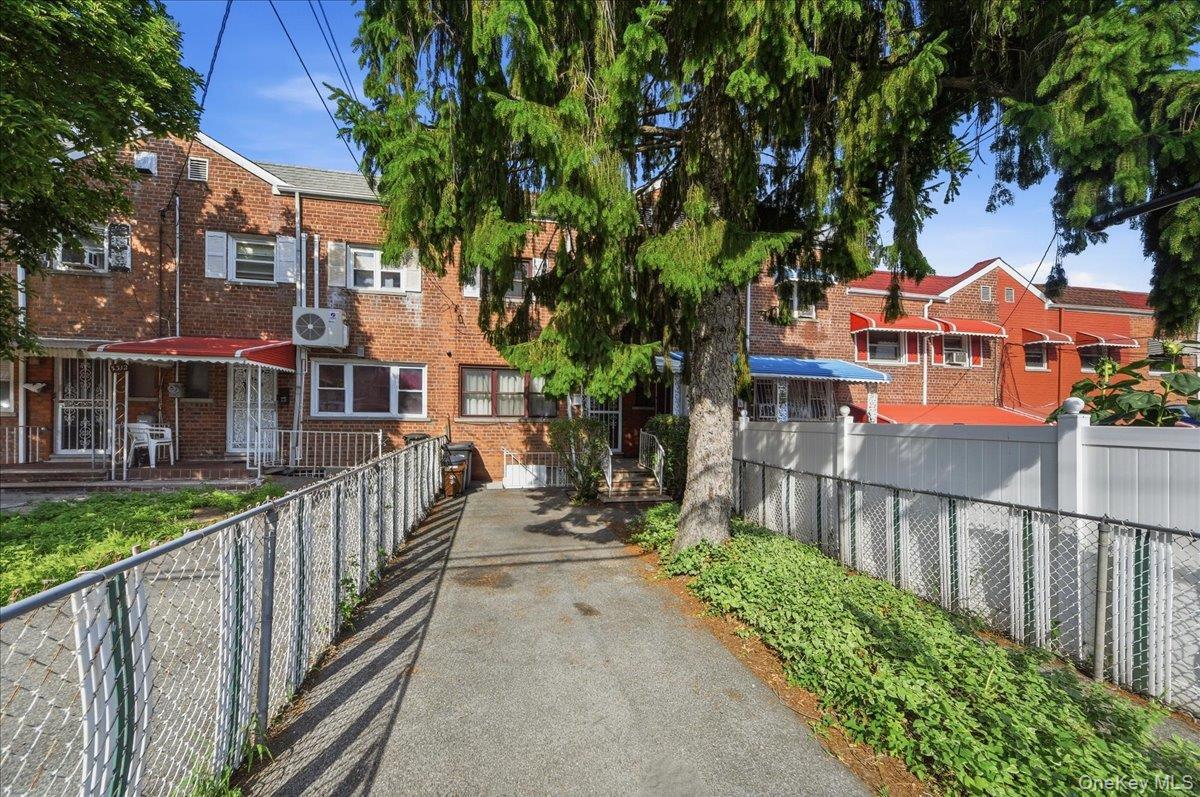 Single Family Gunther Avenue Bronx, NY 10469, MLS-1025142-3