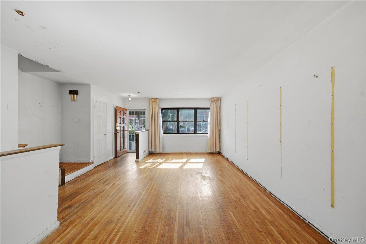 Single Family Gunther Avenue Bronx, NY 10469, MLS-1025142-5