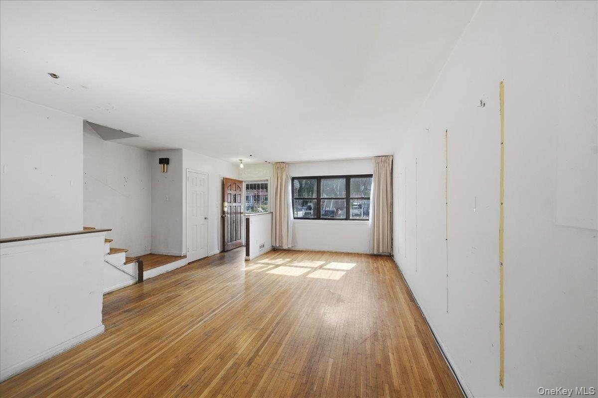 Single Family Gunther Avenue Bronx, NY 10469, MLS-1025142-6