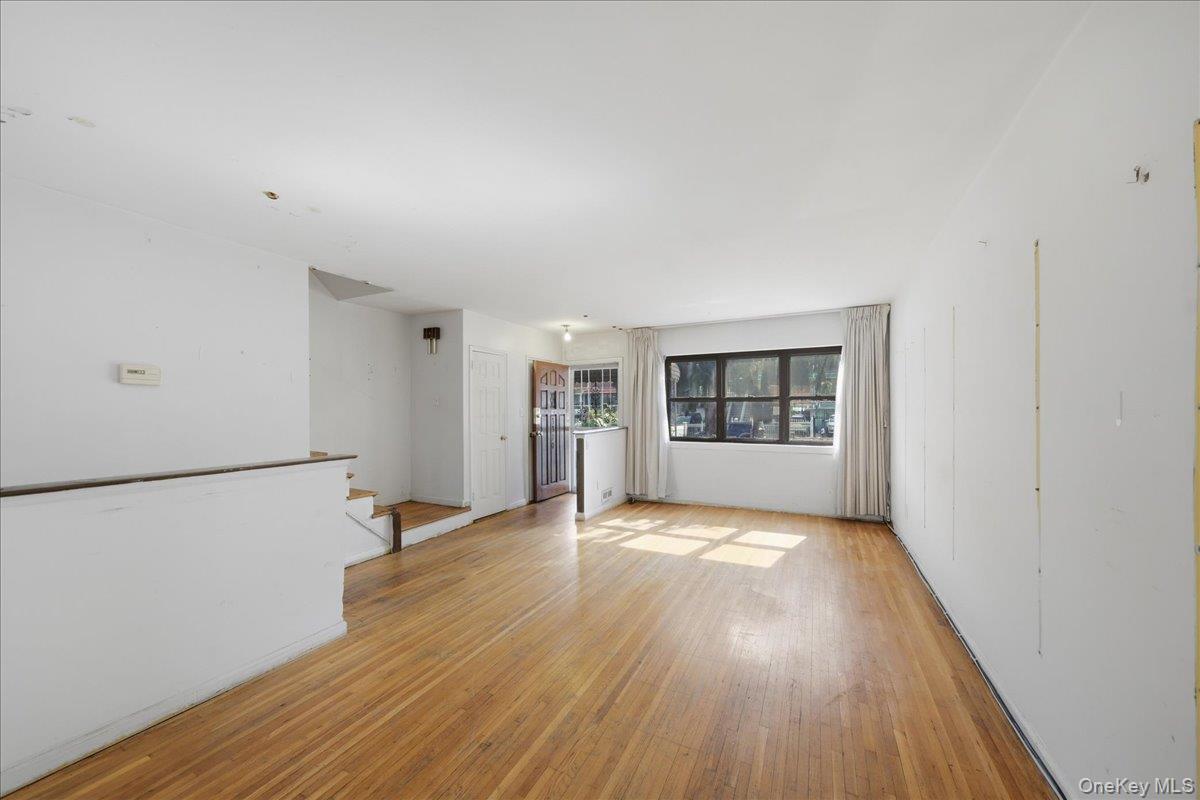 Single Family Gunther Avenue Bronx, NY 10469, MLS-1025142-7