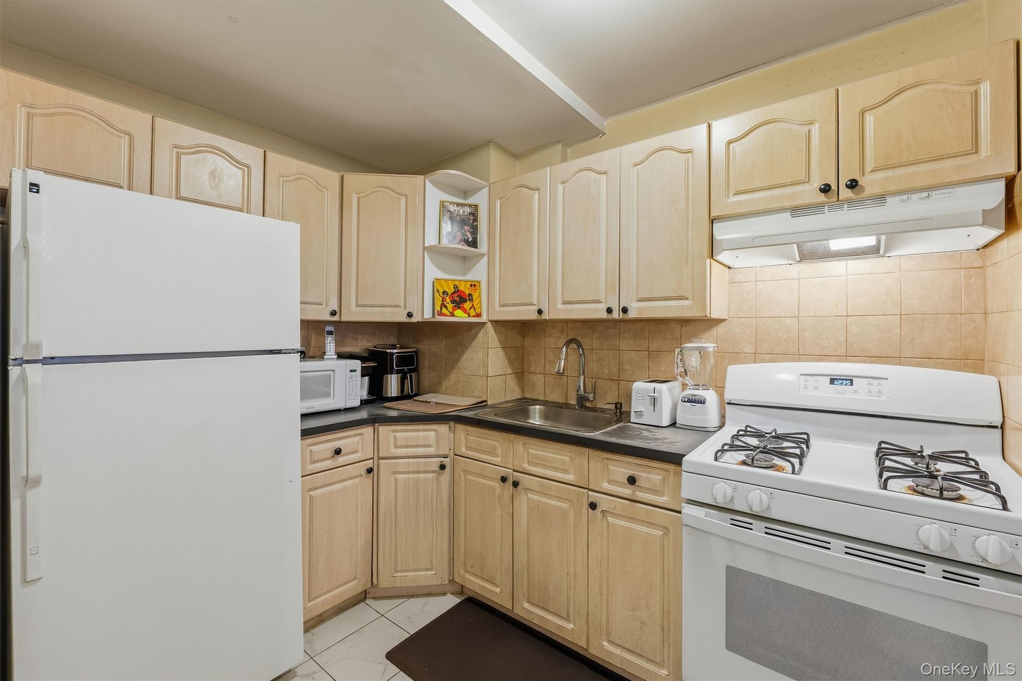 Single Family E 215th Street Bronx, NY 10467, MLS-1025183-11