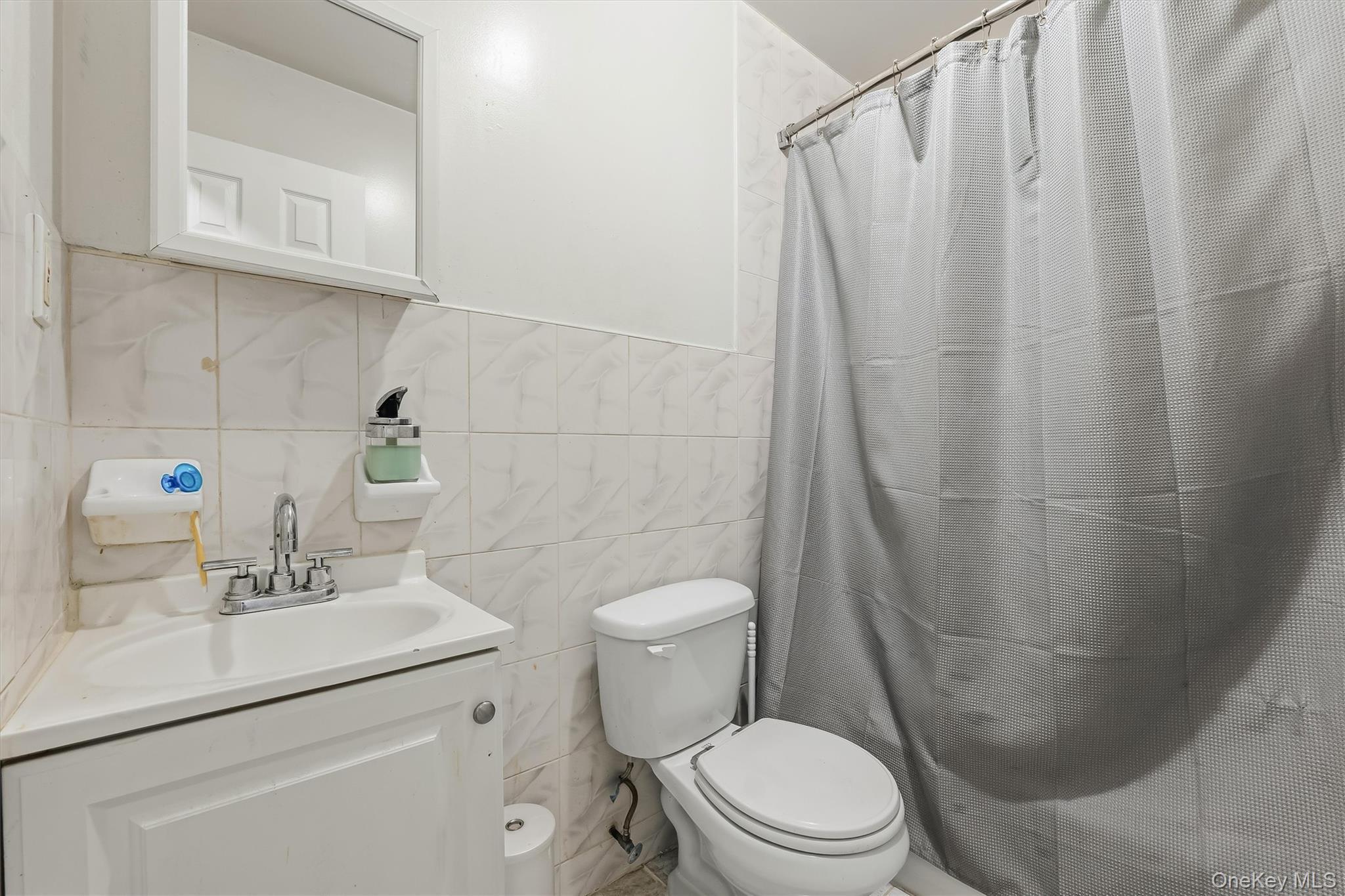Single Family E 215th Street Bronx, NY 10467, MLS-1025183-17