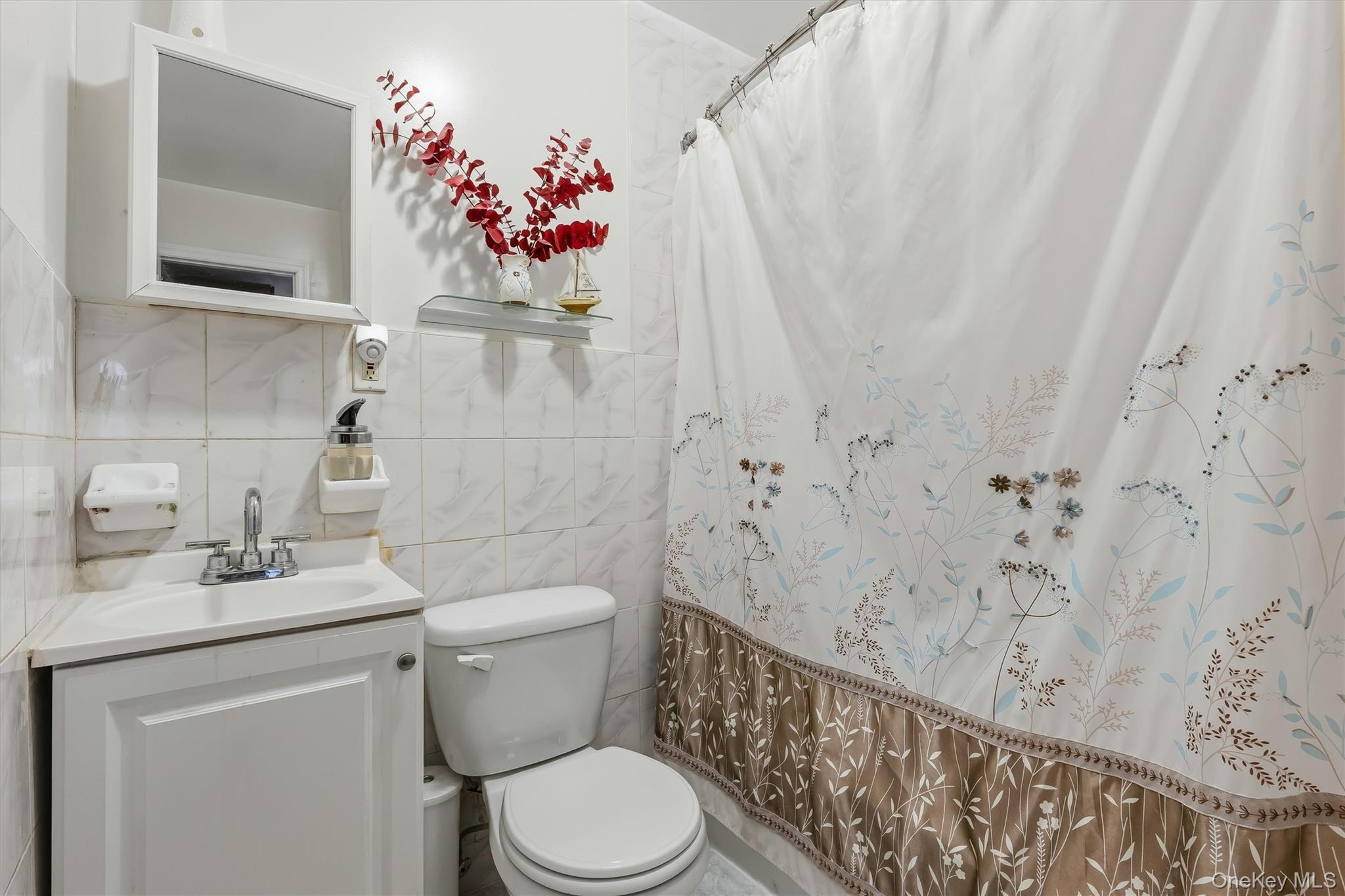 Single Family E 215th Street Bronx, NY 10467, MLS-1025183-22