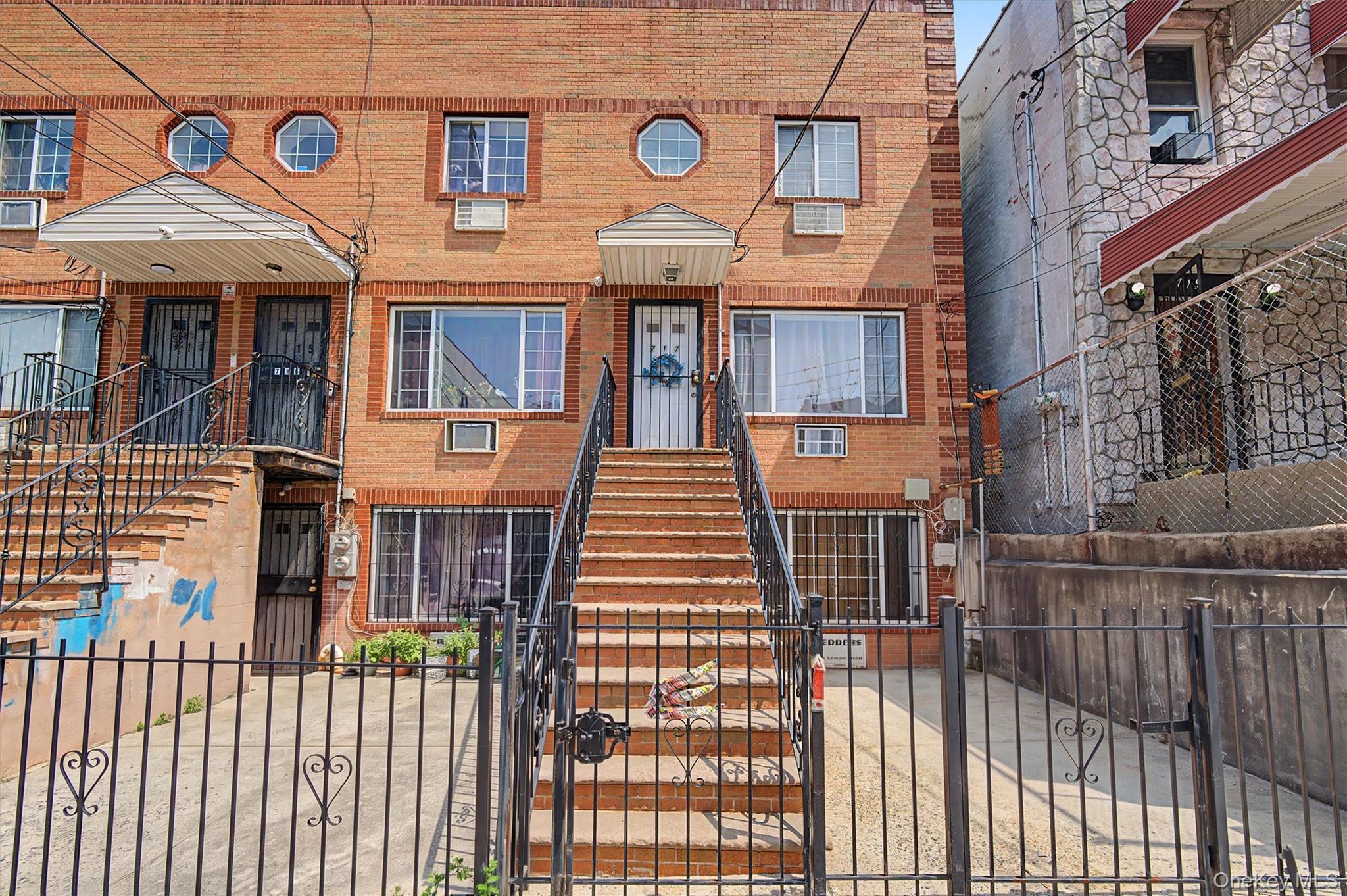 Single Family E 215th Street Bronx, NY 10467, MLS-1025183-7