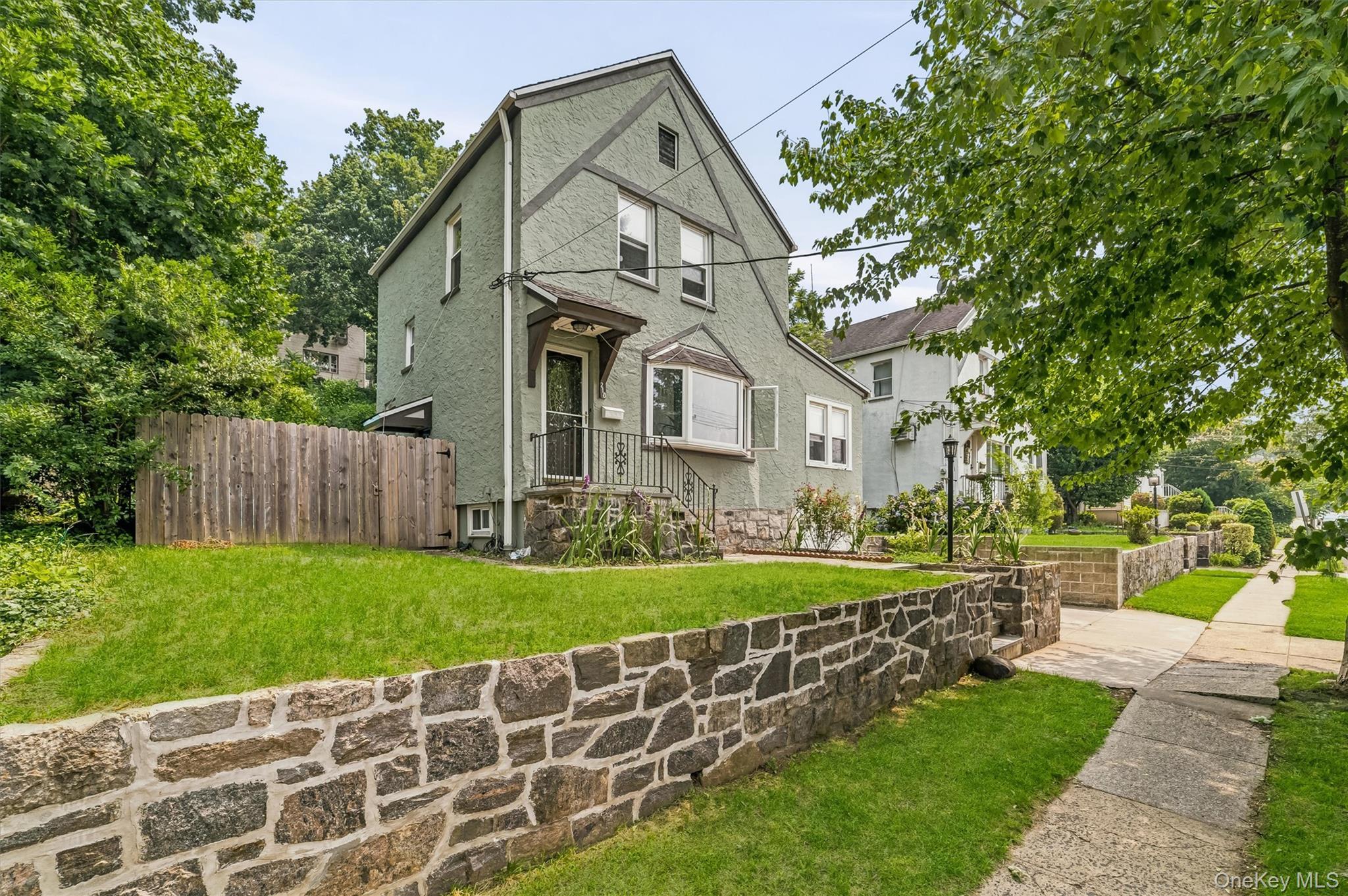Single Family Sedgwick Avenue  Westchester County, NY 10705, MLS-1025186-2
