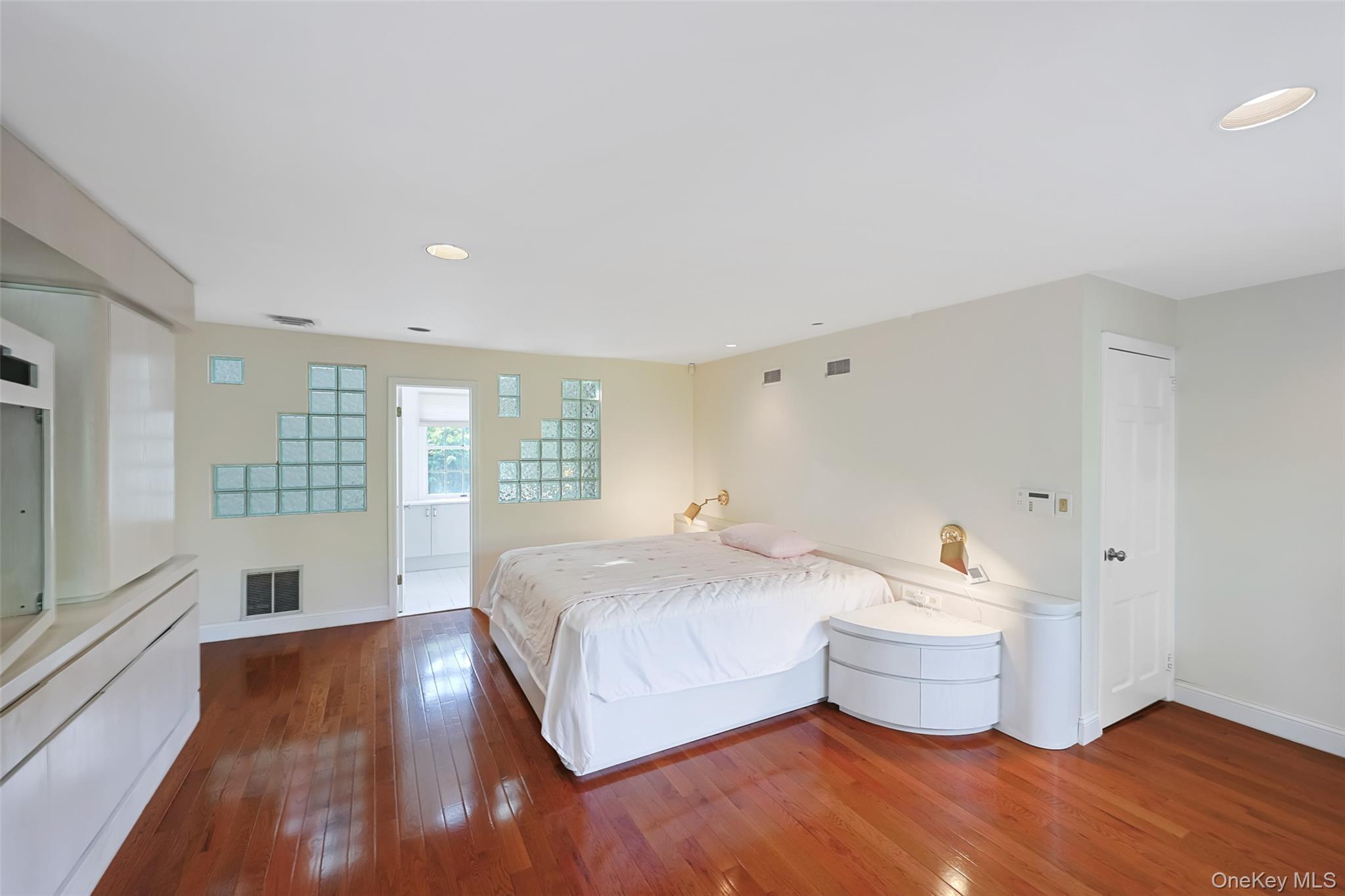 Single Family W Woods Road  Nassau County, NY 11020, MLS-1025193-19