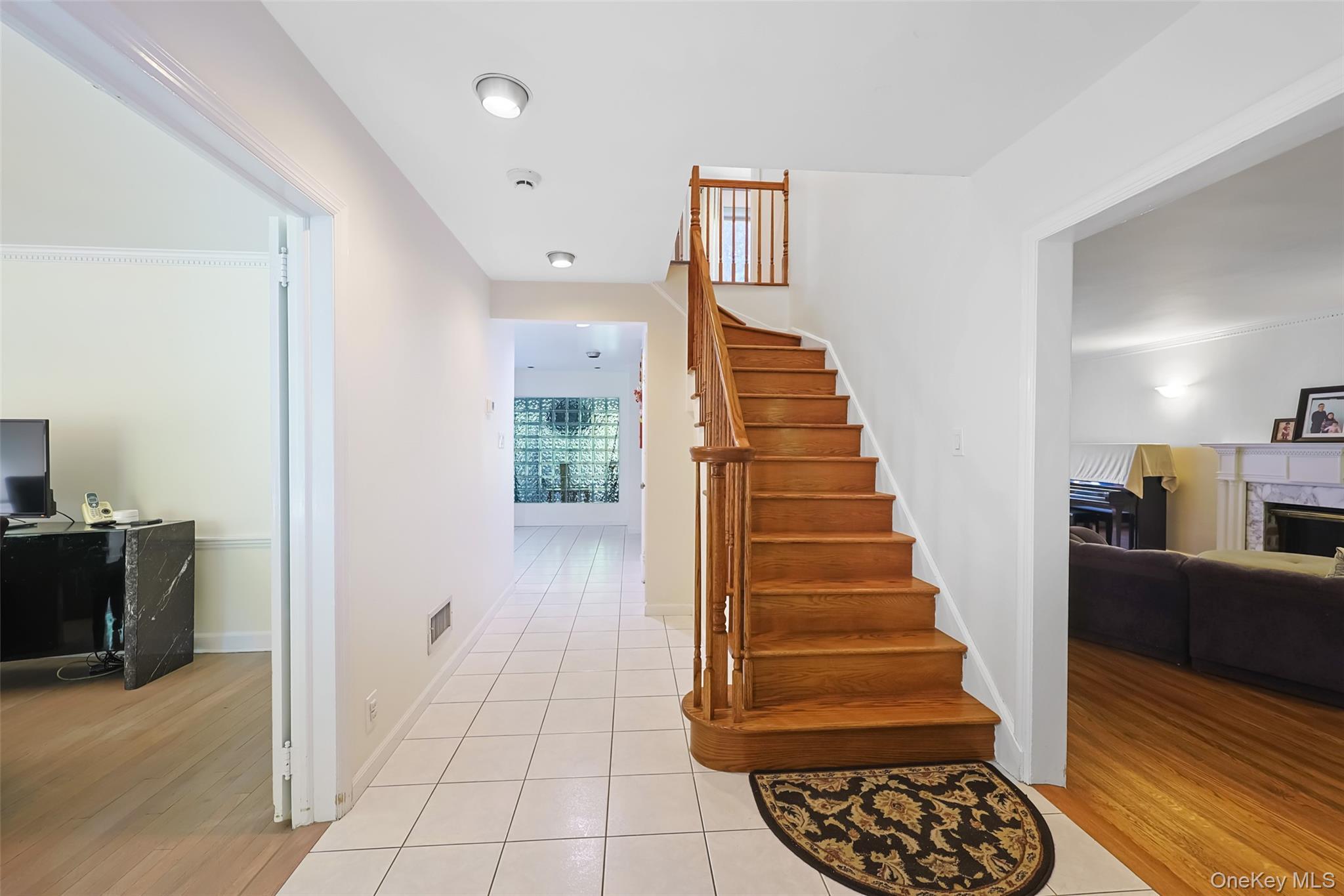 Single Family W Woods Road  Nassau County, NY 11020, MLS-1025193-3