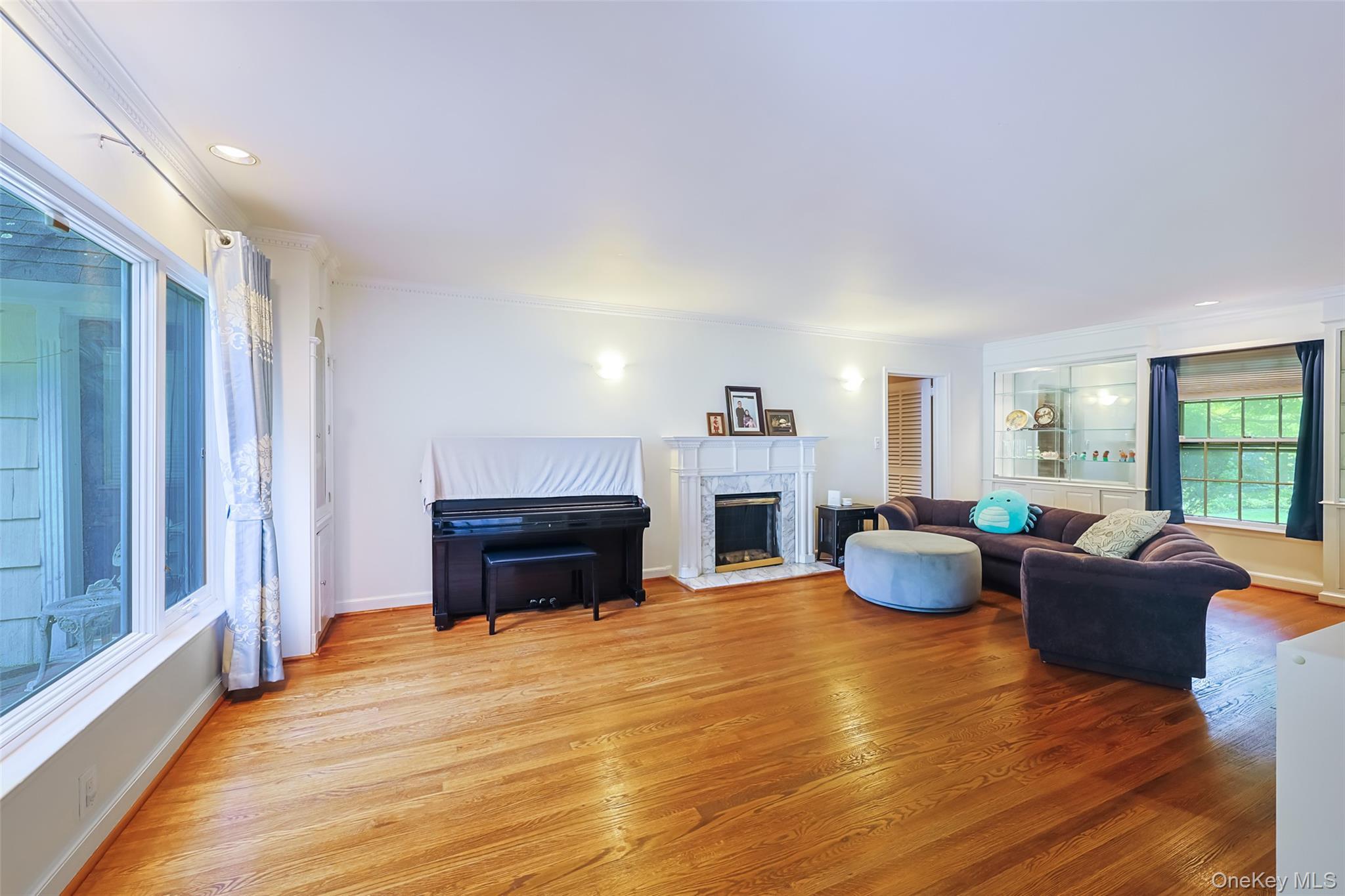 Single Family W Woods Road  Nassau County, NY 11020, MLS-1025193-5