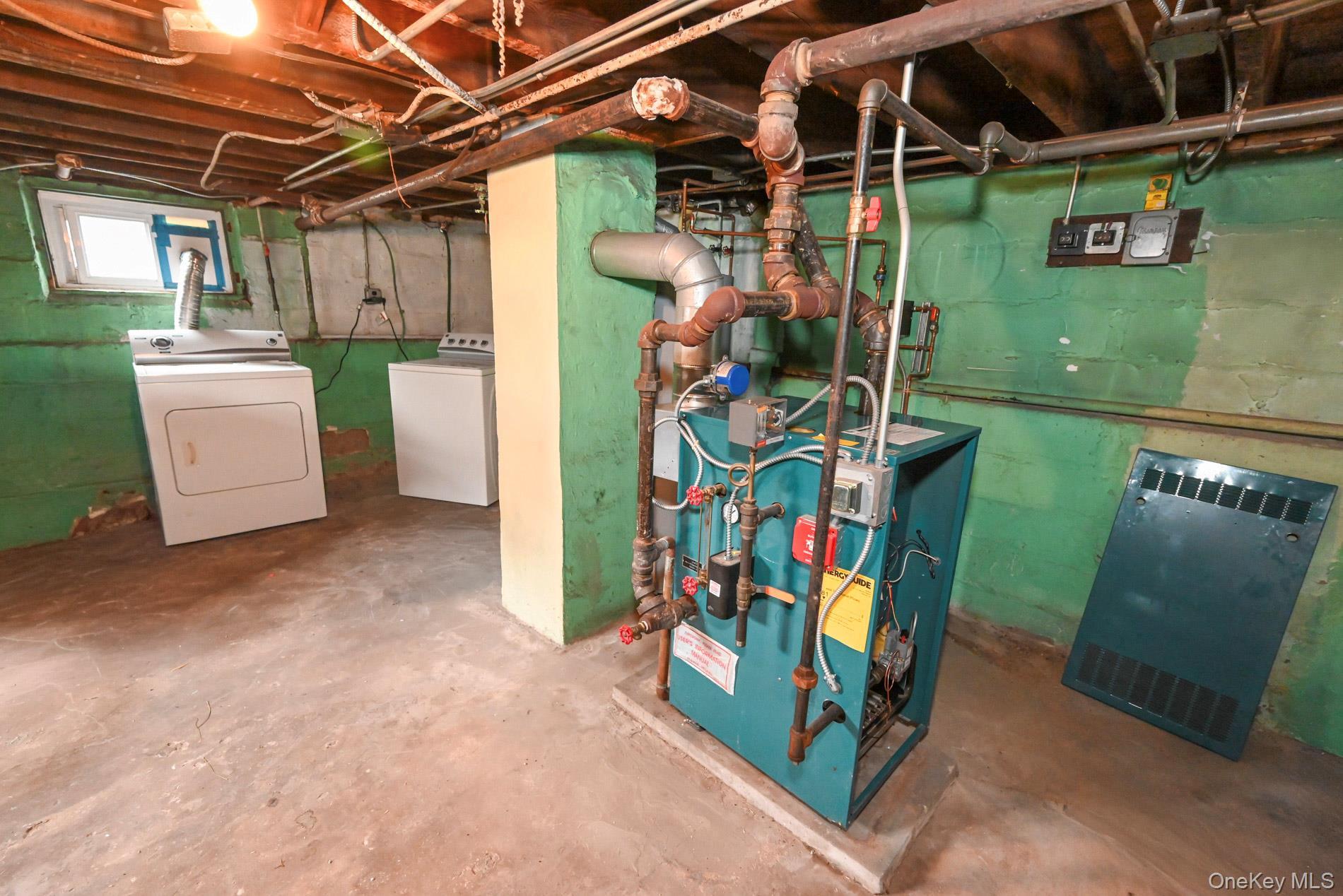 Single Family 71st Place  Queens, NY 11385, MLS-1025231-34