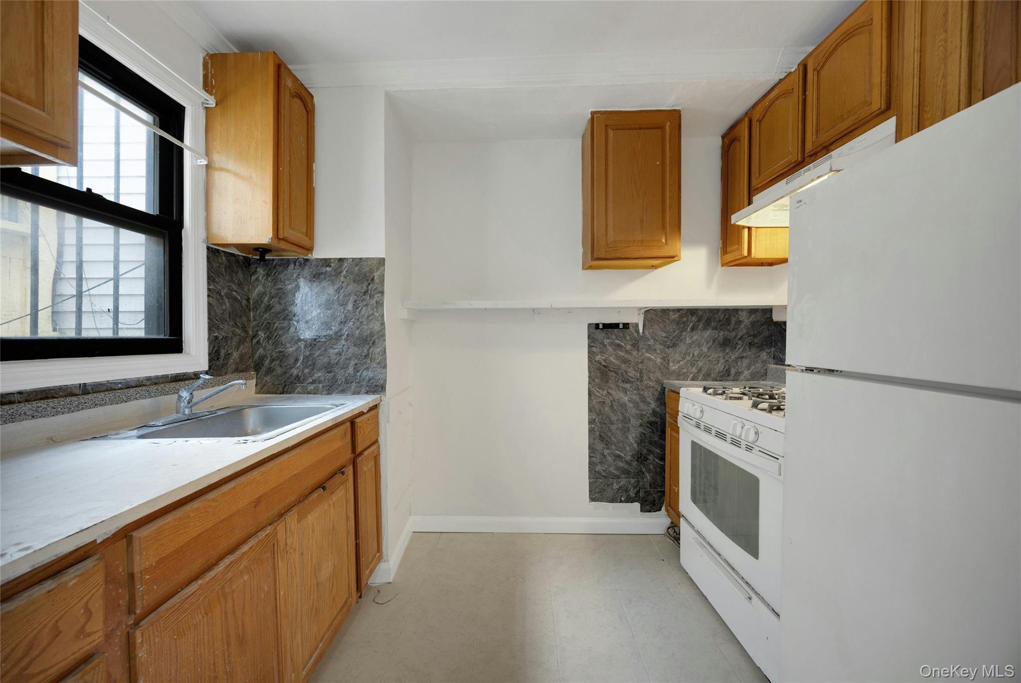 Single Family Arthur Avenue Bronx, NY 10457, MLS-1025290-10