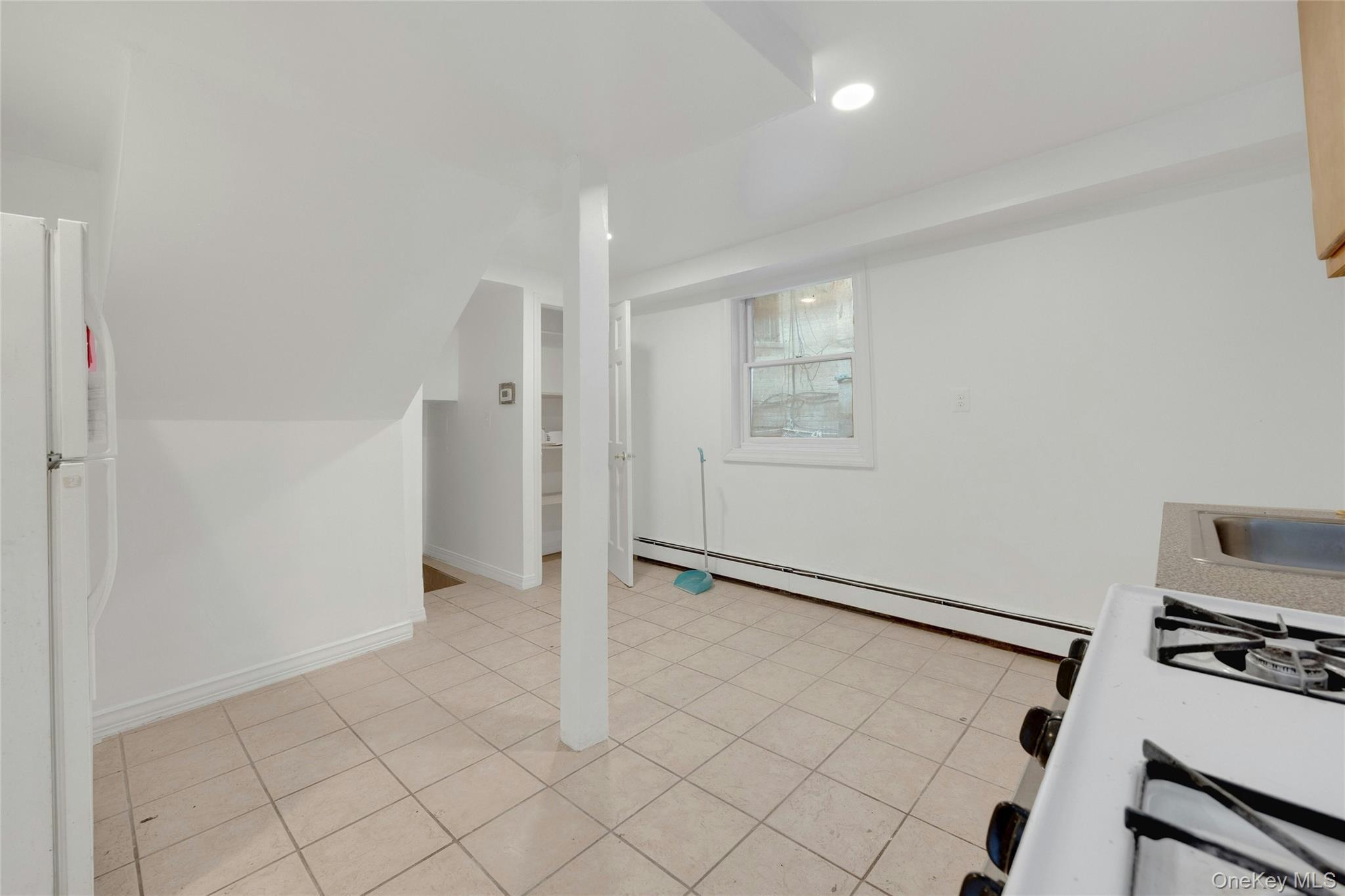 Single Family Arthur Avenue Bronx, NY 10457, MLS-1025290-22