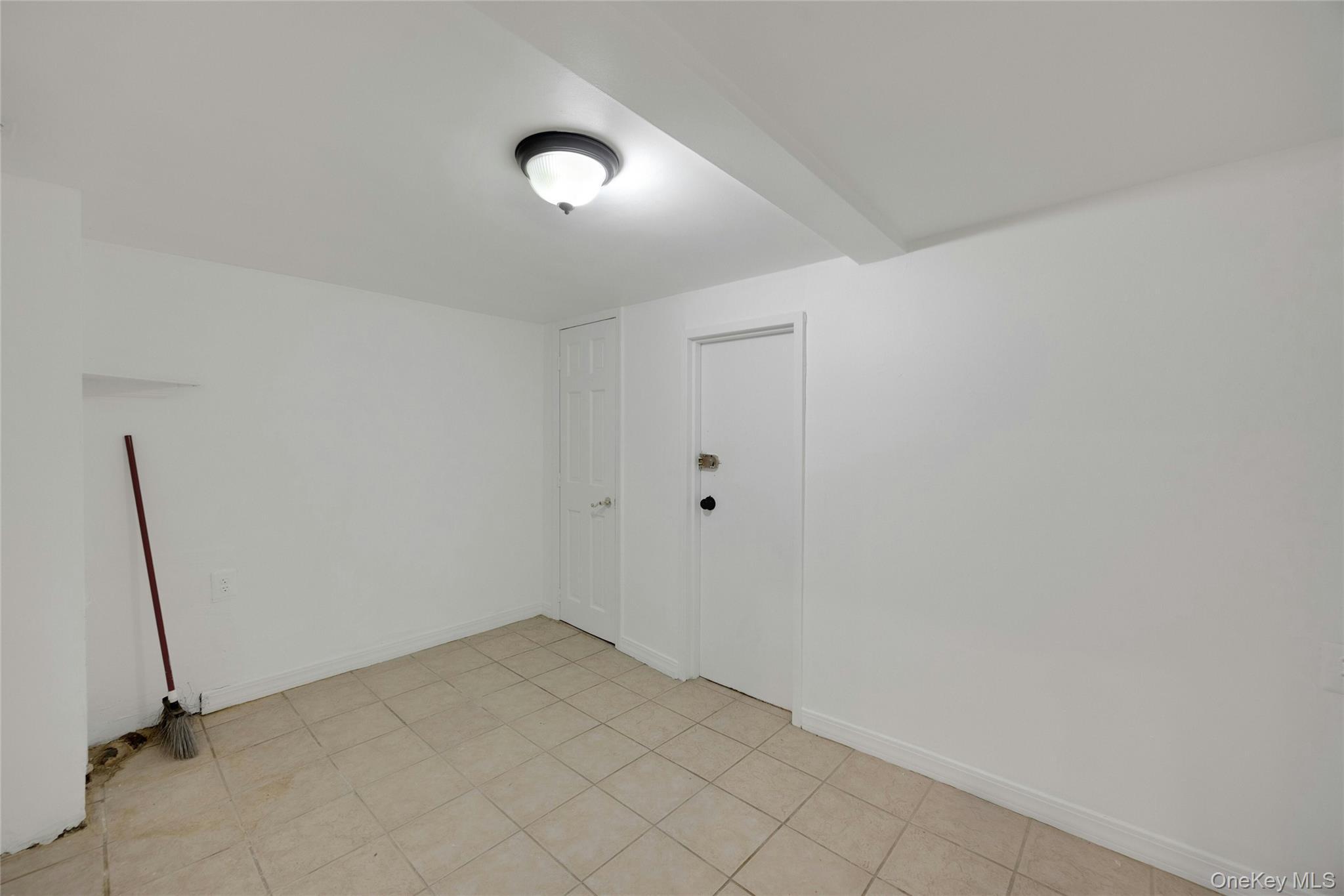 Single Family Arthur Avenue Bronx, NY 10457, MLS-1025290-23