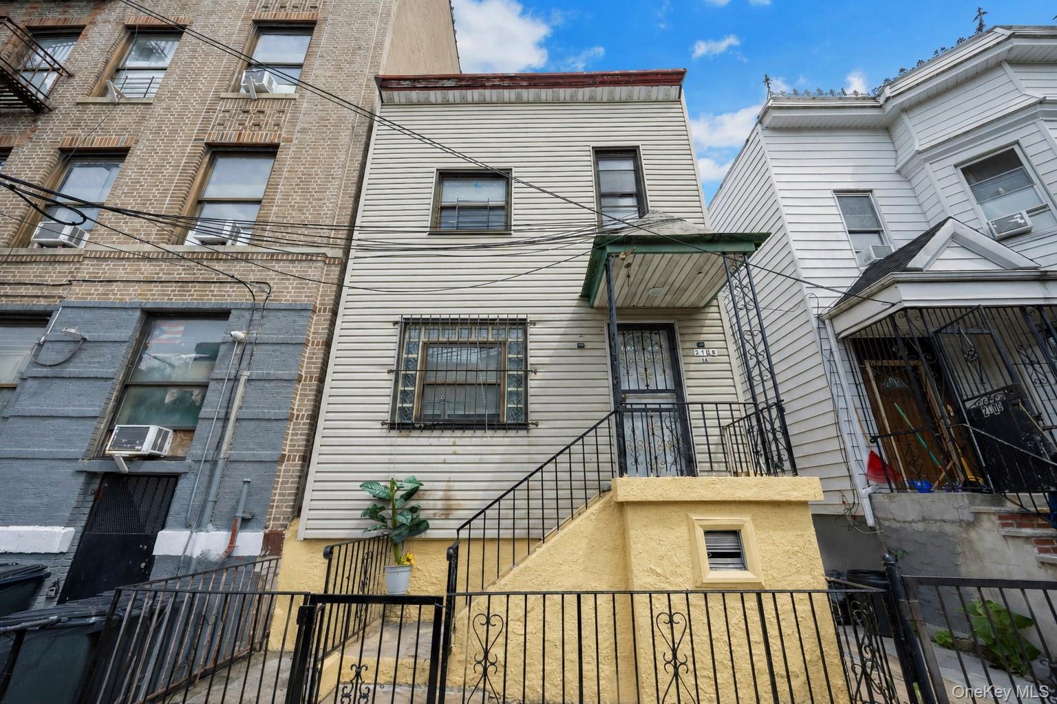 Single Family Arthur Avenue Bronx, NY 10457, MLS-1025290-31
