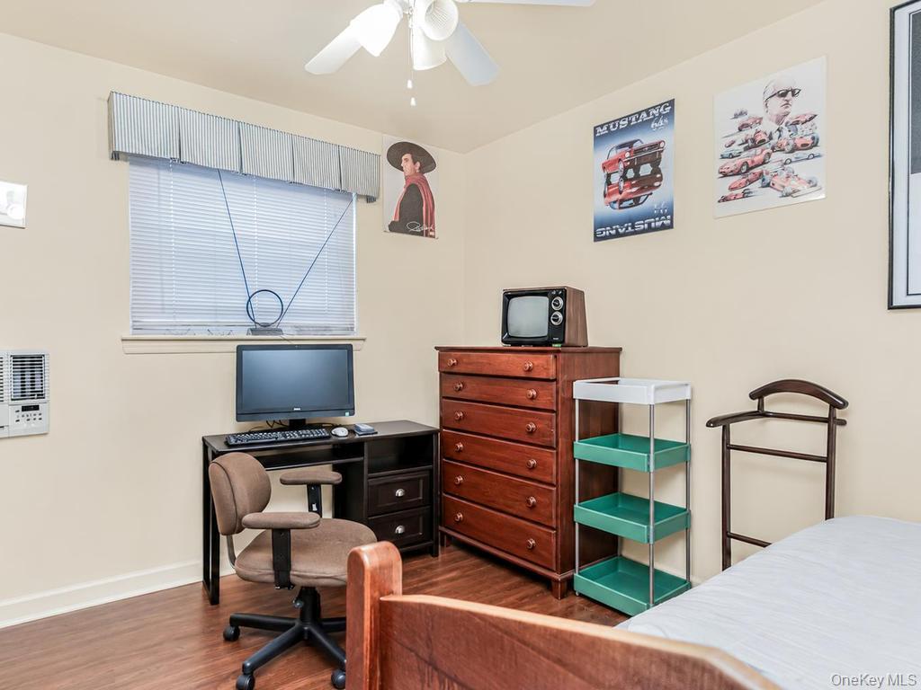 Single Family Tiemann Avenue Bronx, NY 10469, MLS-1025356-10