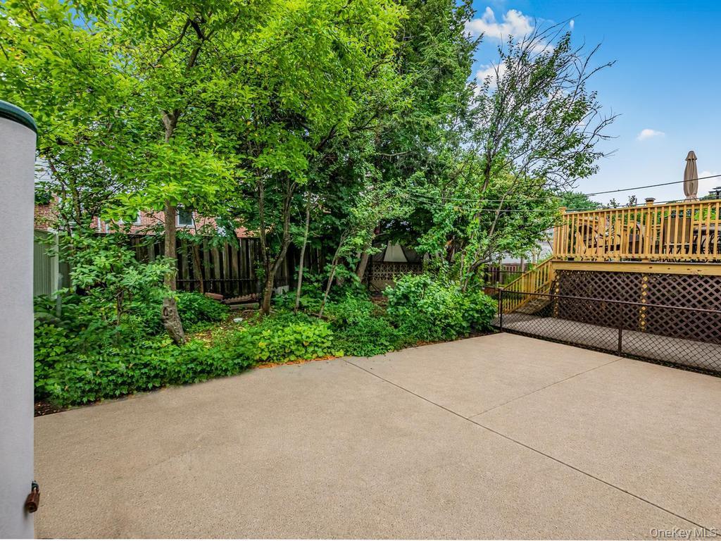 Single Family Tiemann Avenue  Bronx, NY 10469, MLS-1025356-18