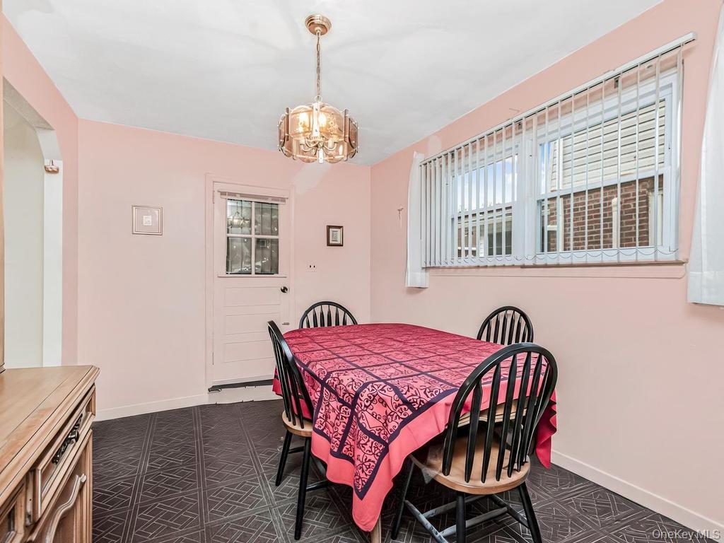 Single Family Tiemann Avenue Bronx, NY 10469, MLS-1025356-4