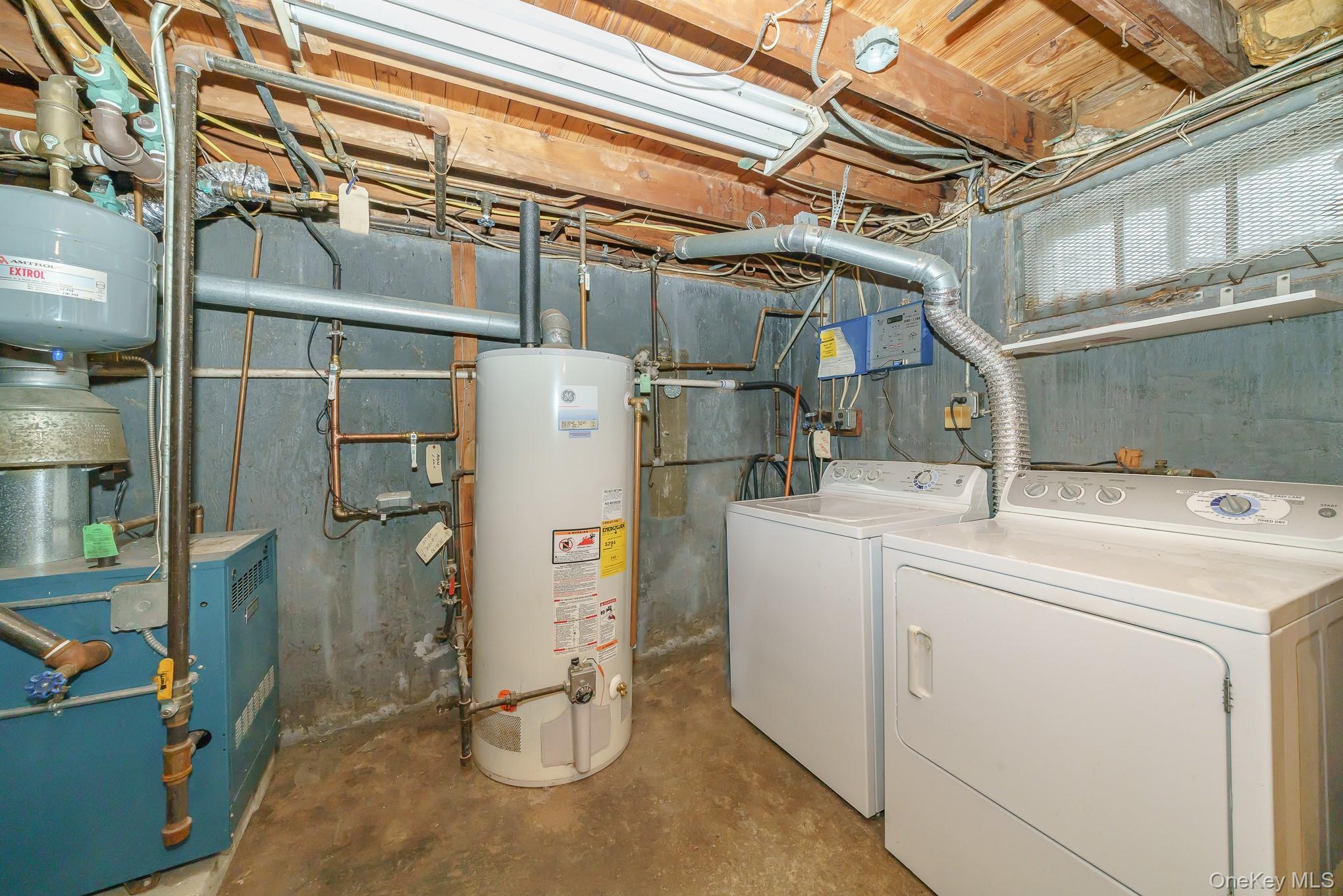 Single Family N Albany Avenue Nassau County, NY 11758, MLS-1025368-11
