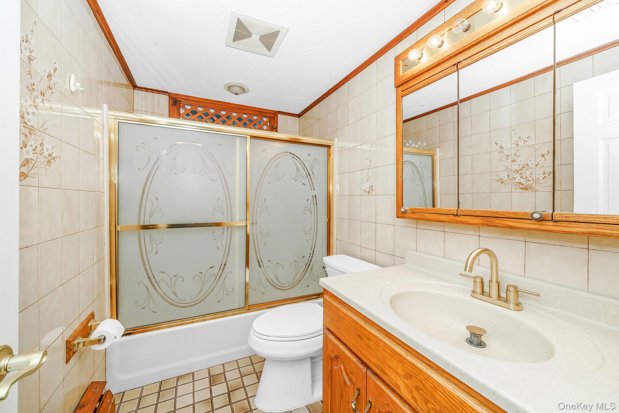 Single Family N Albany Avenue Nassau County, NY 11758, MLS-1025368-34