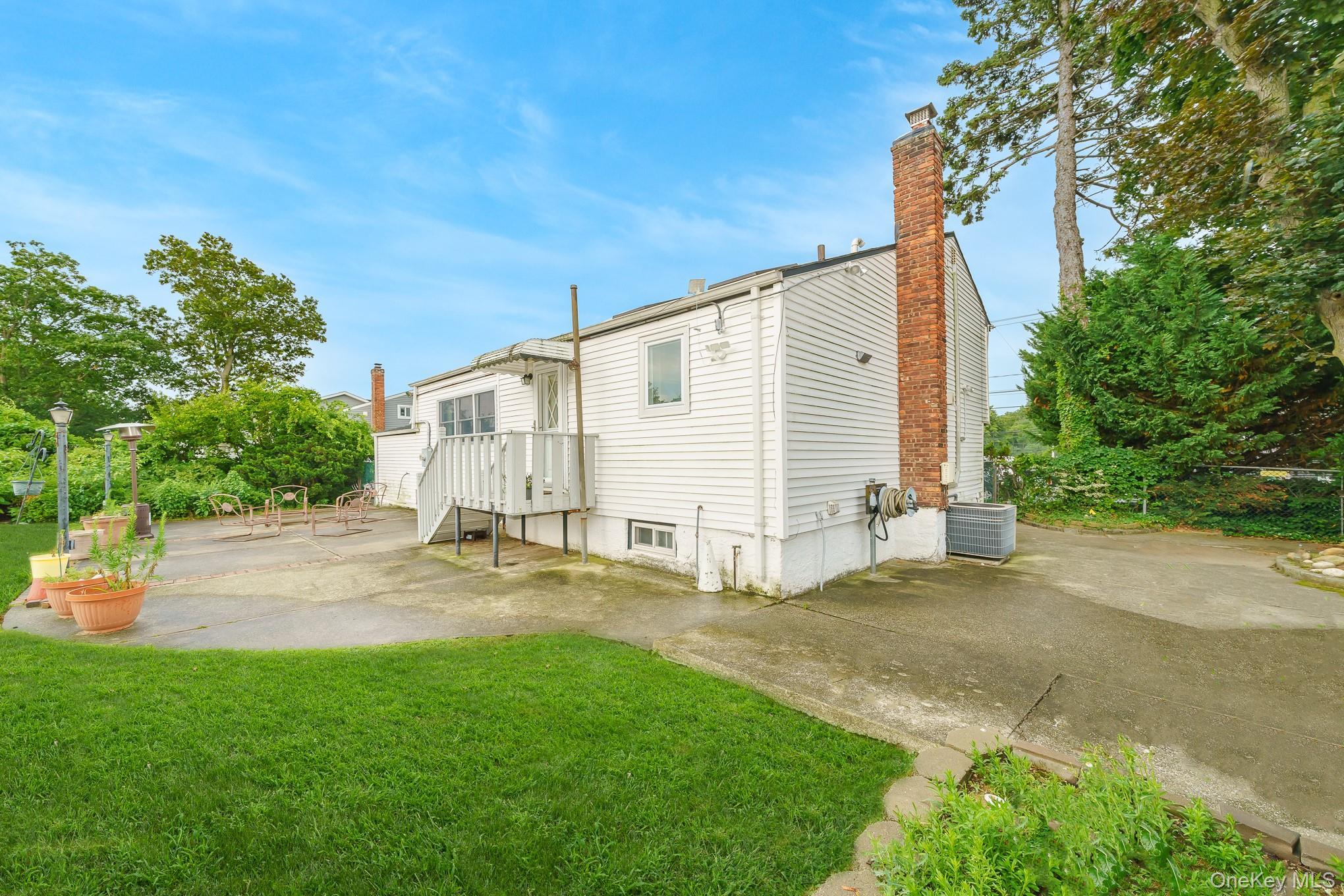 Single Family N Albany Avenue Nassau County, NY 11758, MLS-1025368-35