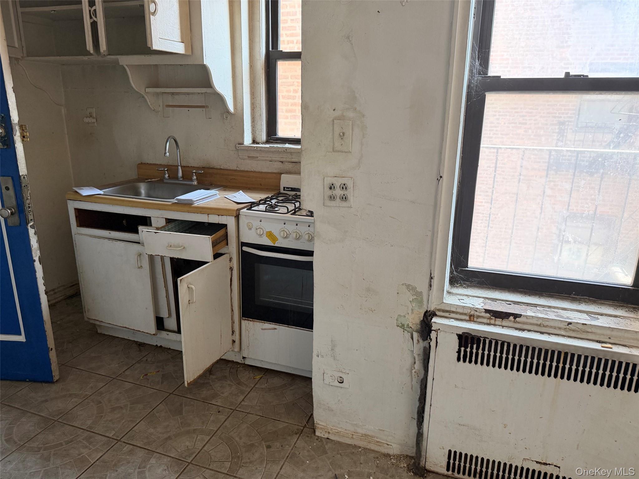 Coop Highland Avenue  Queens, NY 11432, MLS-1025372-10