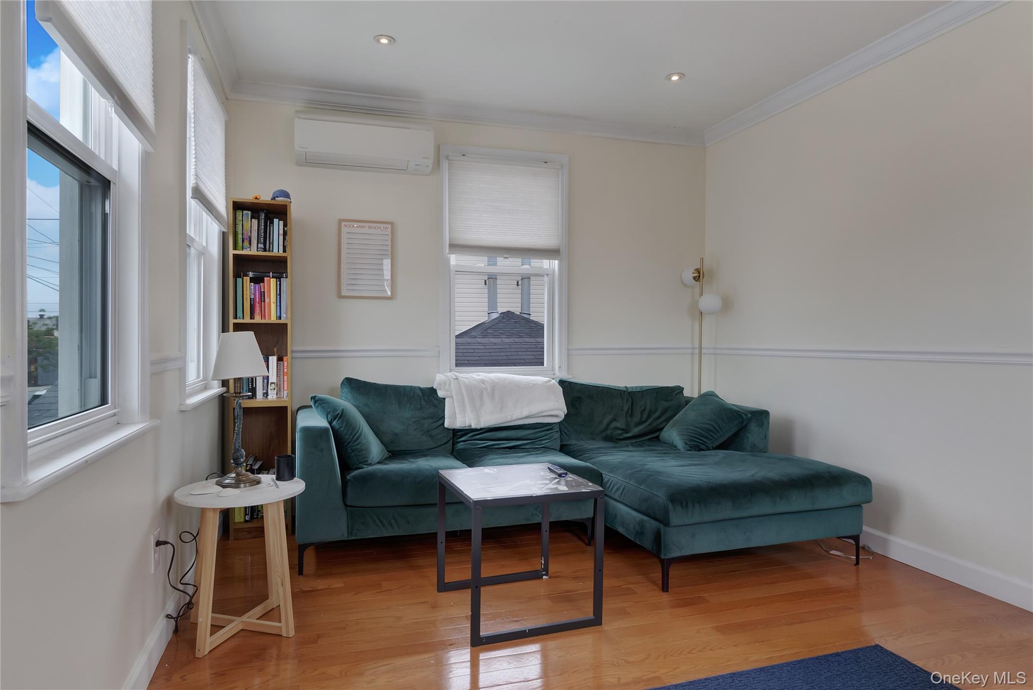 Single Family Gouverneur Avenue  Queens, NY 11692, MLS-1025377-4