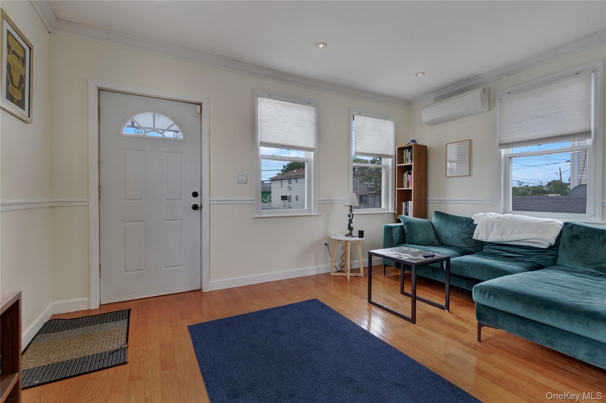 Single Family Gouverneur Avenue  Queens, NY 11692, MLS-1025377-6