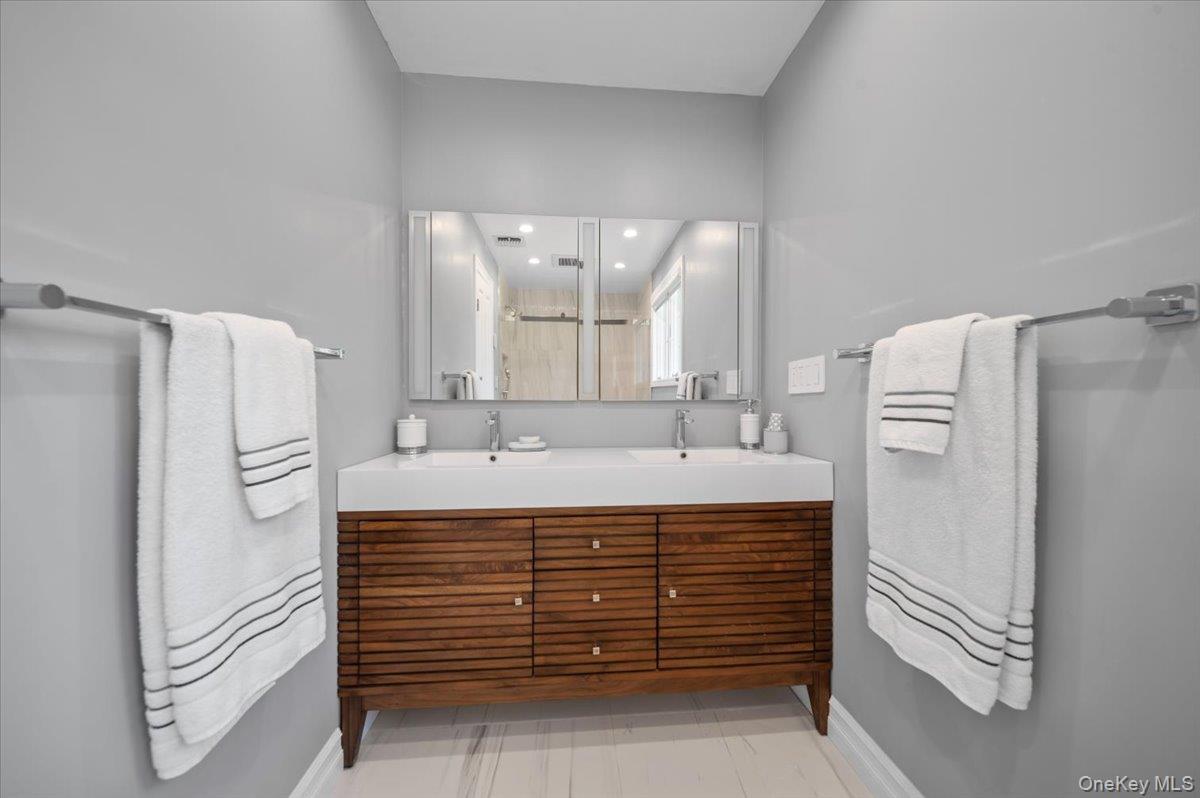 Single Family Wildwood Drive Suffolk County, NY 11746, MLS-1025383-29
