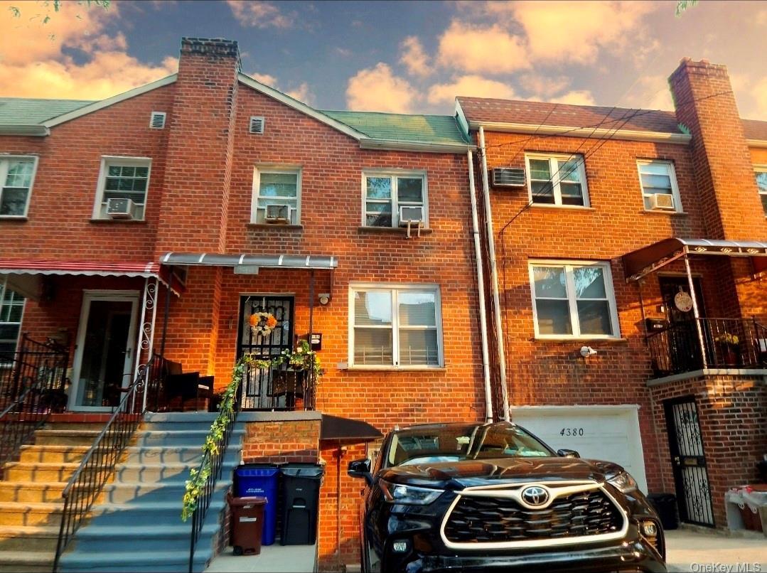 Single Family Byron Avenue Bronx, NY 10466, MLS-1025392-2