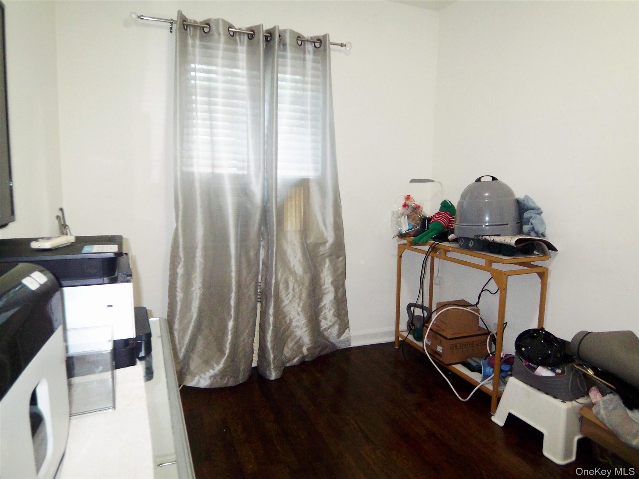 Single Family Byron Avenue Bronx, NY 10466, MLS-1025392-29