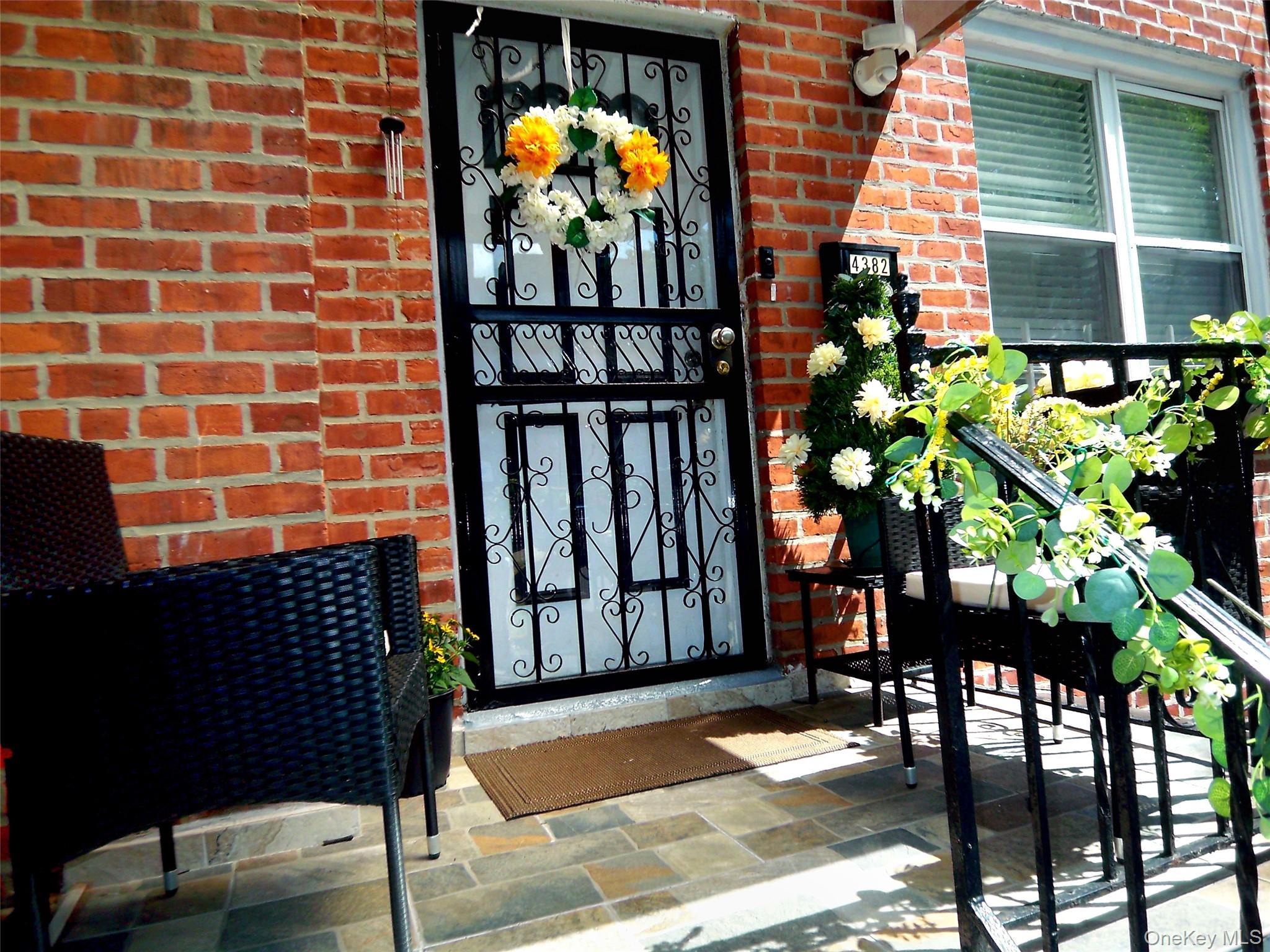 Single Family Byron Avenue Bronx, NY 10466, MLS-1025392-3