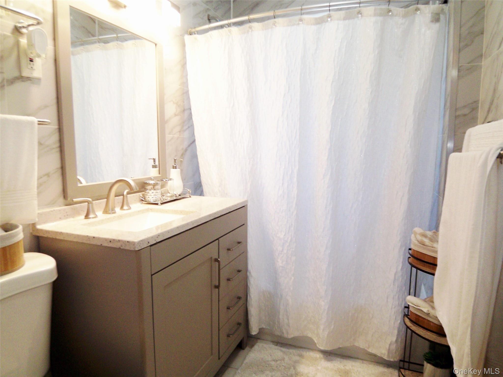 Single Family Byron Avenue Bronx, NY 10466, MLS-1025392-30