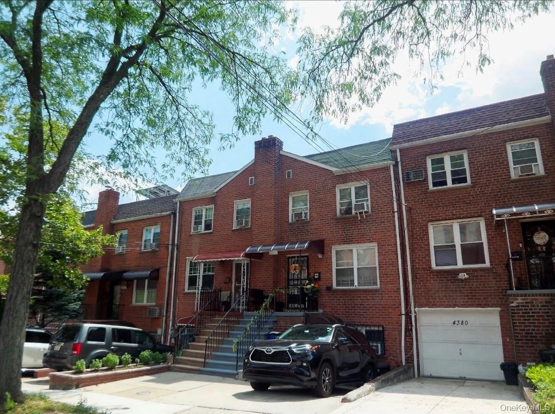 Single Family Byron Avenue  Bronx, NY 10466, MLS-1025392-40