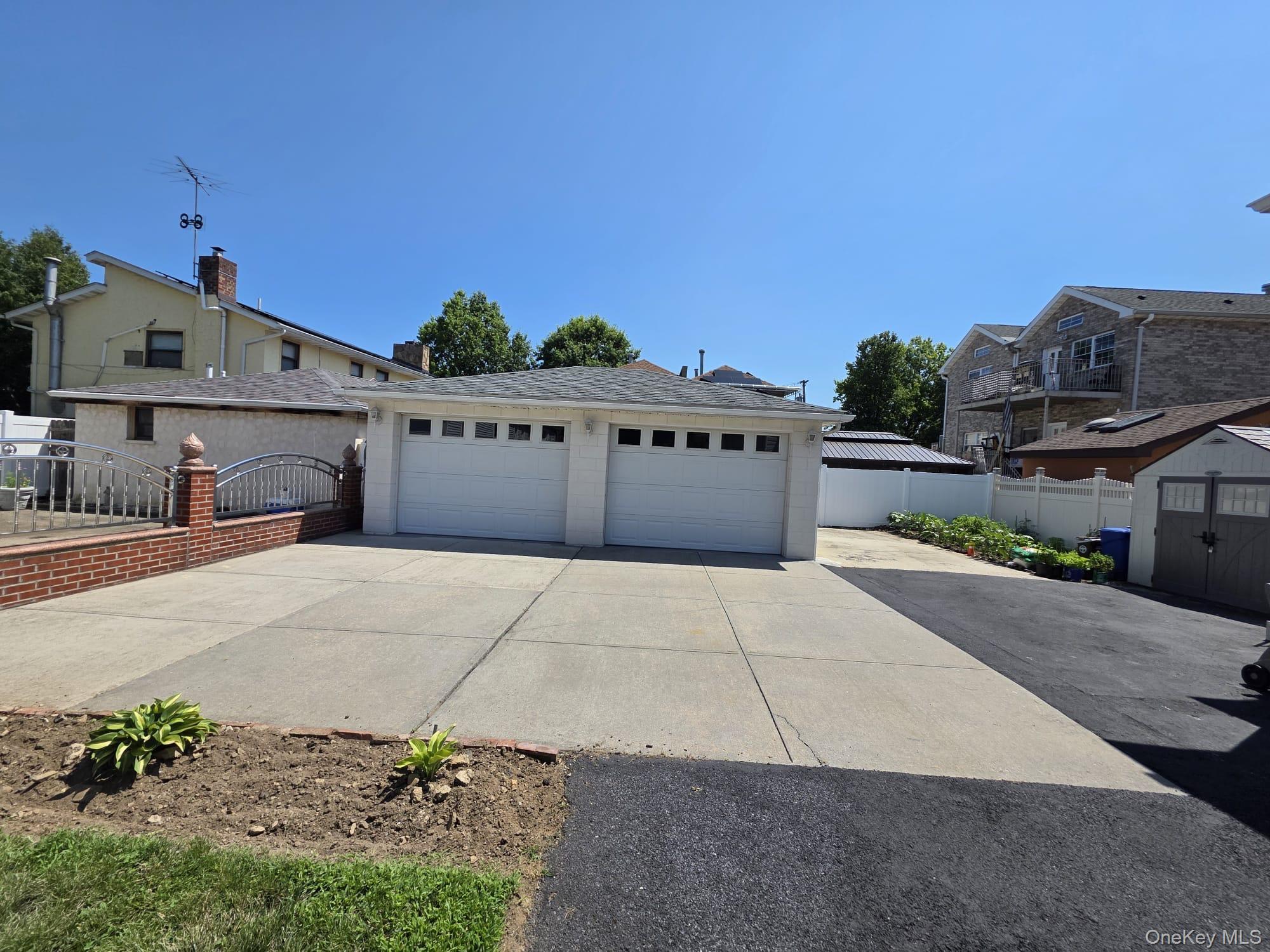 Single Family Hosmer Avenue  Bronx, NY 10465, MLS-1025398-11