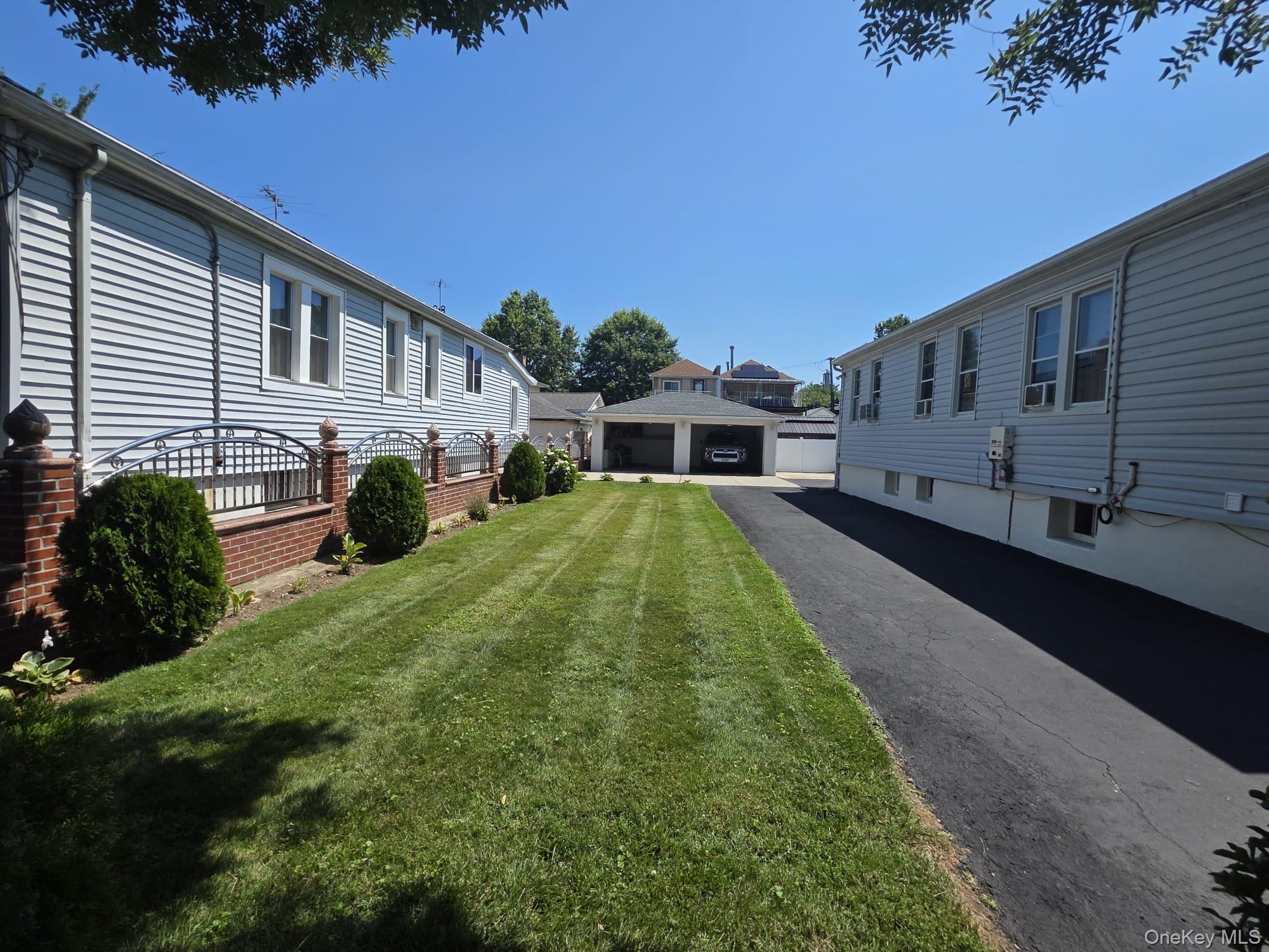 Single Family Hosmer Avenue  Bronx, NY 10465, MLS-1025398-12