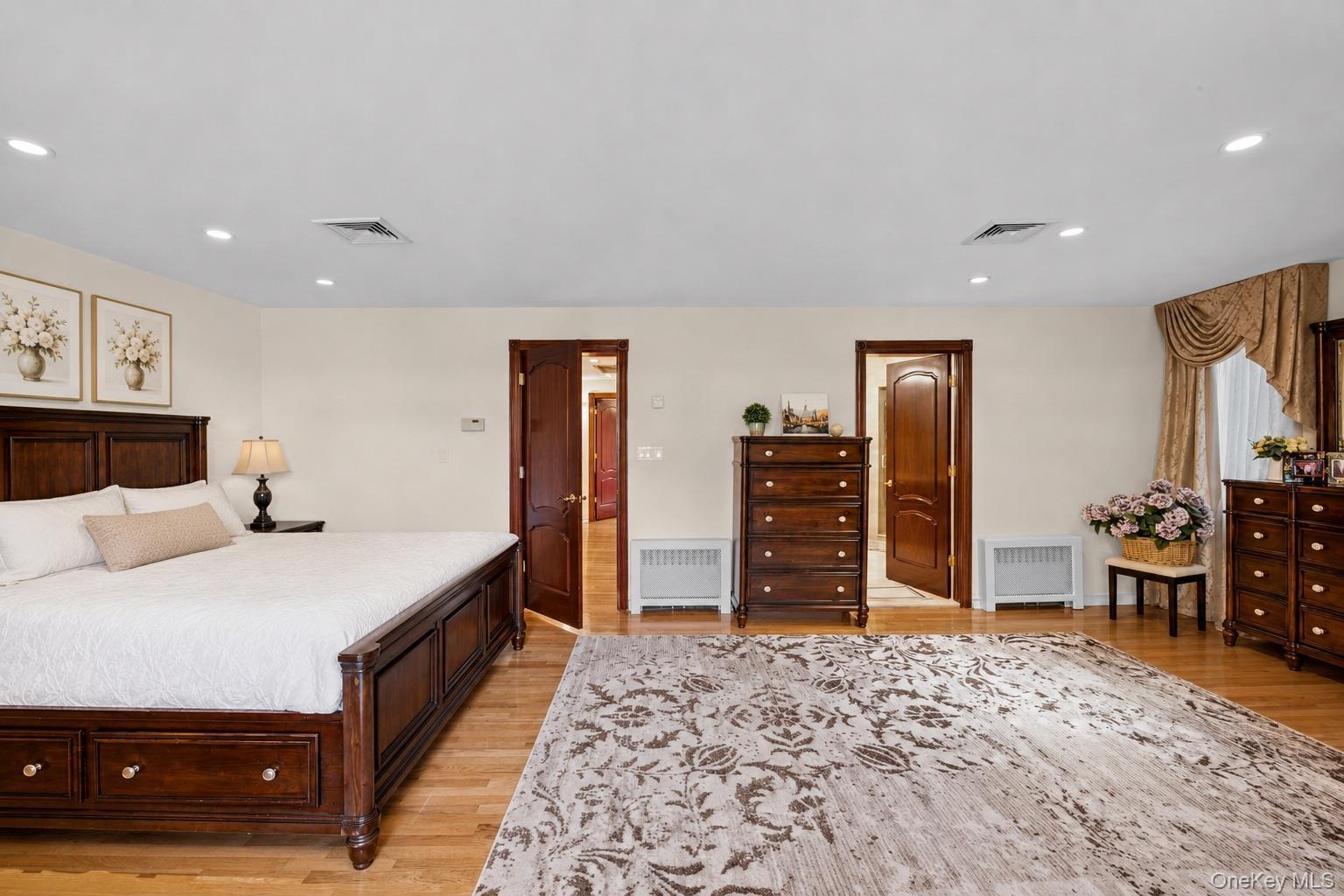 Single Family Lee Place Nassau County, NY 11710, MLS-1025403-26